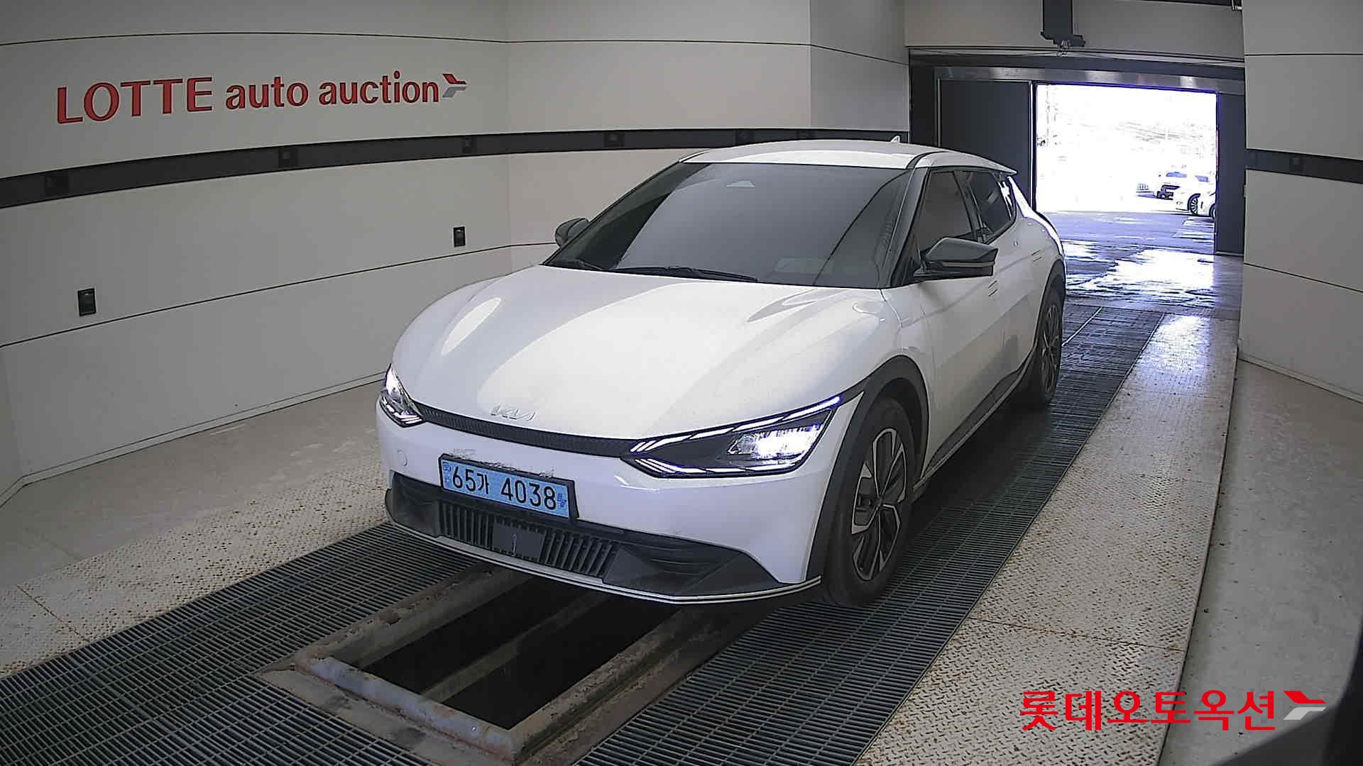 Kia EV6 2022 Snow White Pearl из Кореи