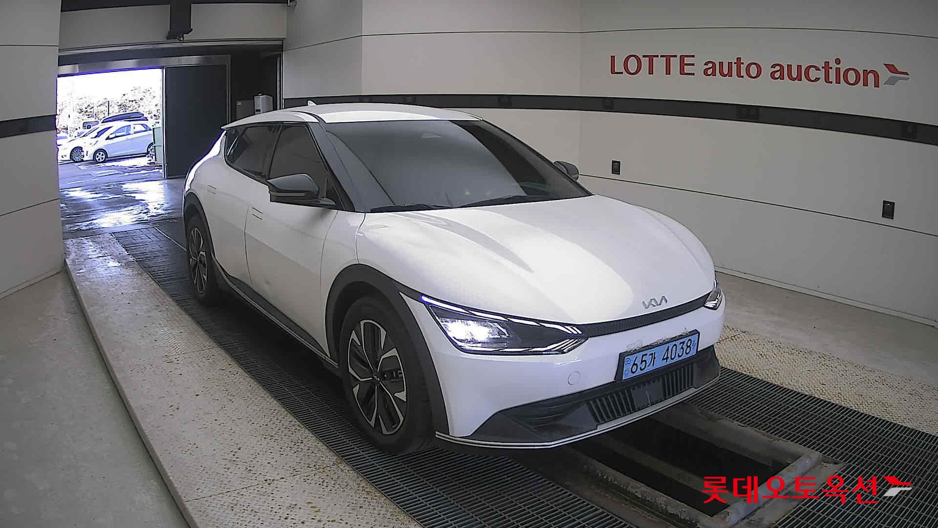 Kia EV6 2022 Snow White Pearl из Кореи, фото 2