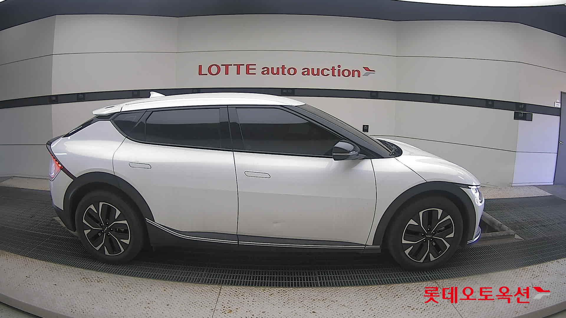 Kia EV6 2022 Snow White Pearl из Кореи, фото 3