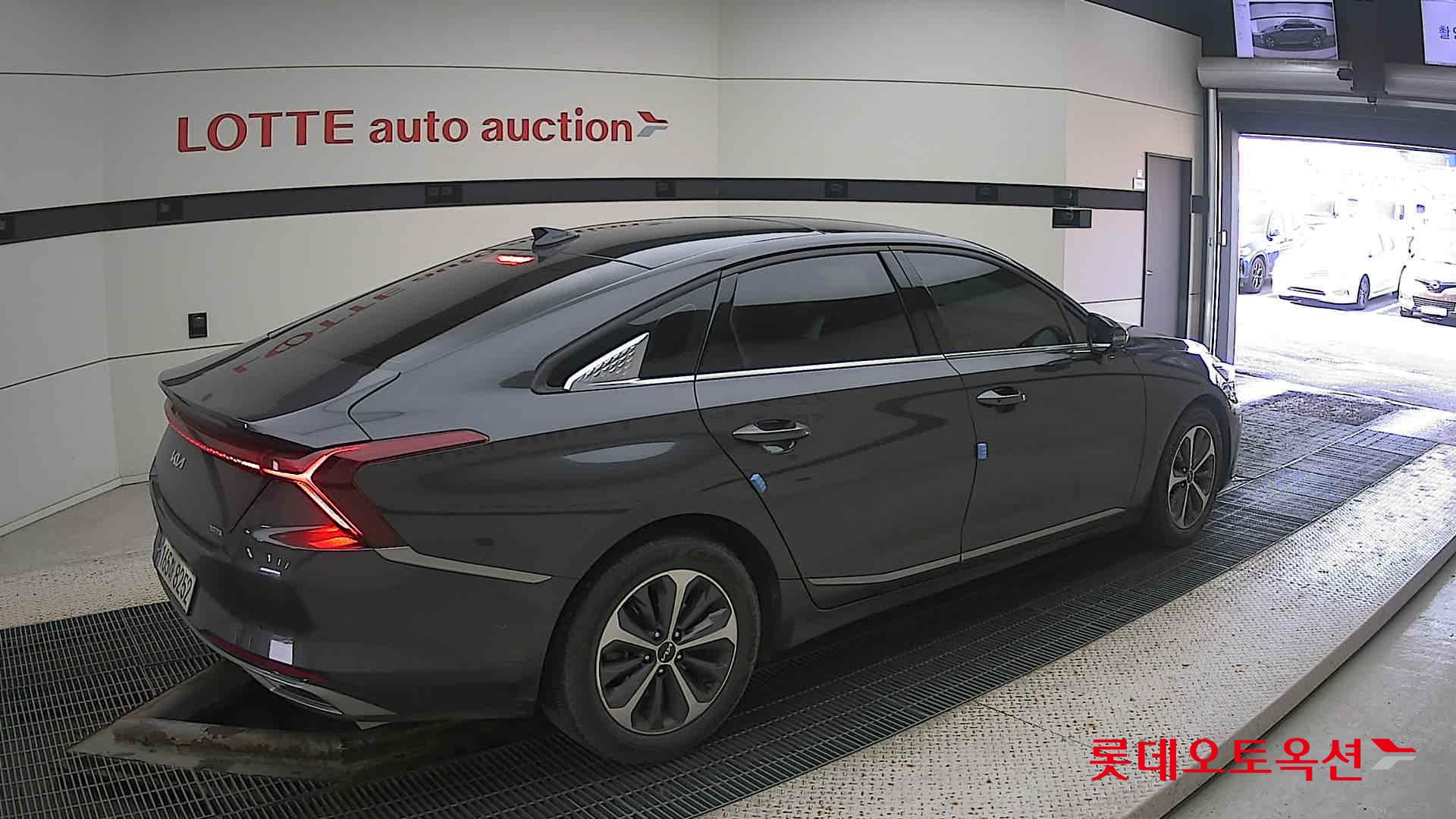 صورة إضافية