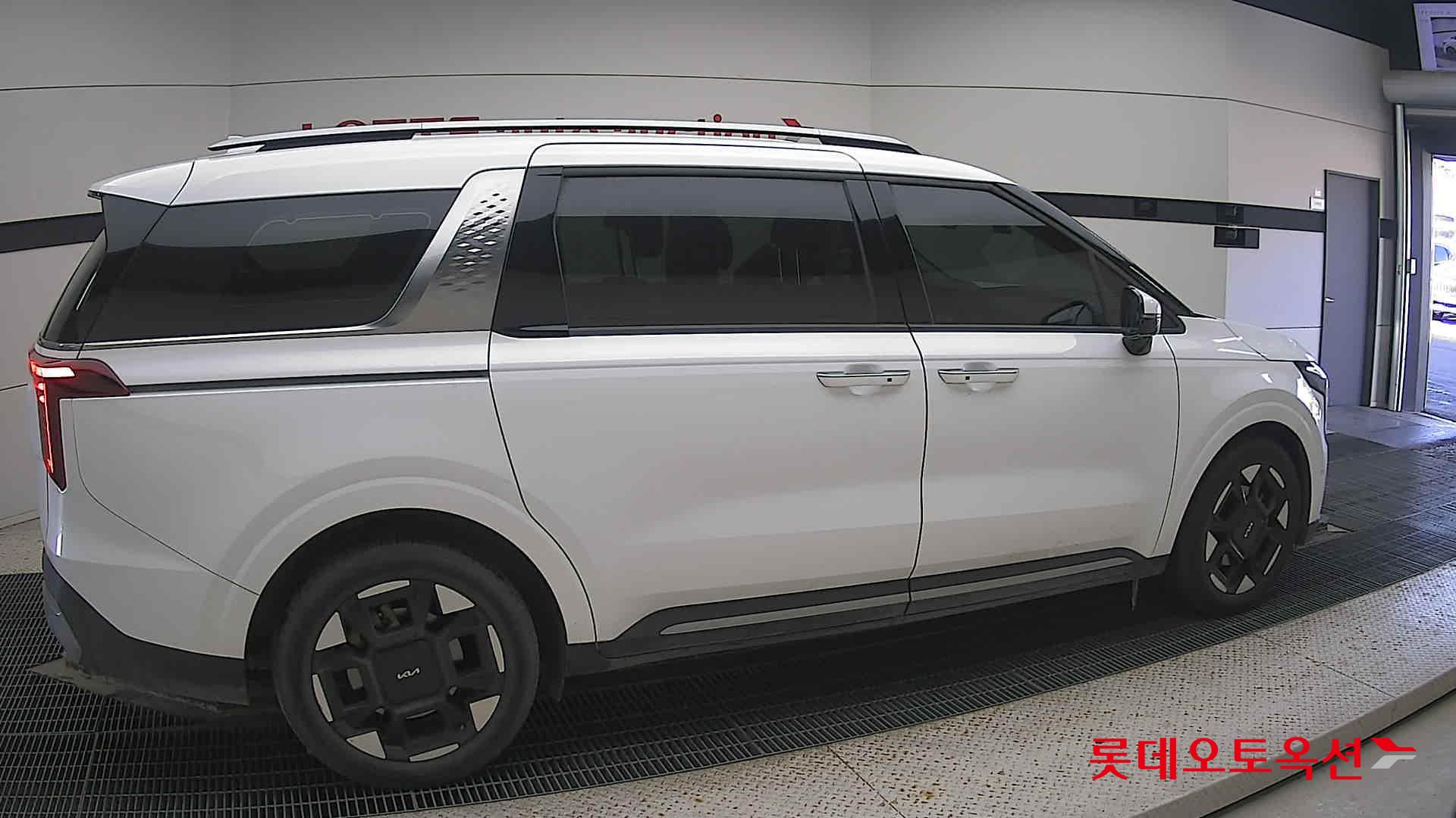 Kia Carnival Hybrid id 3633641 из Кореи 18