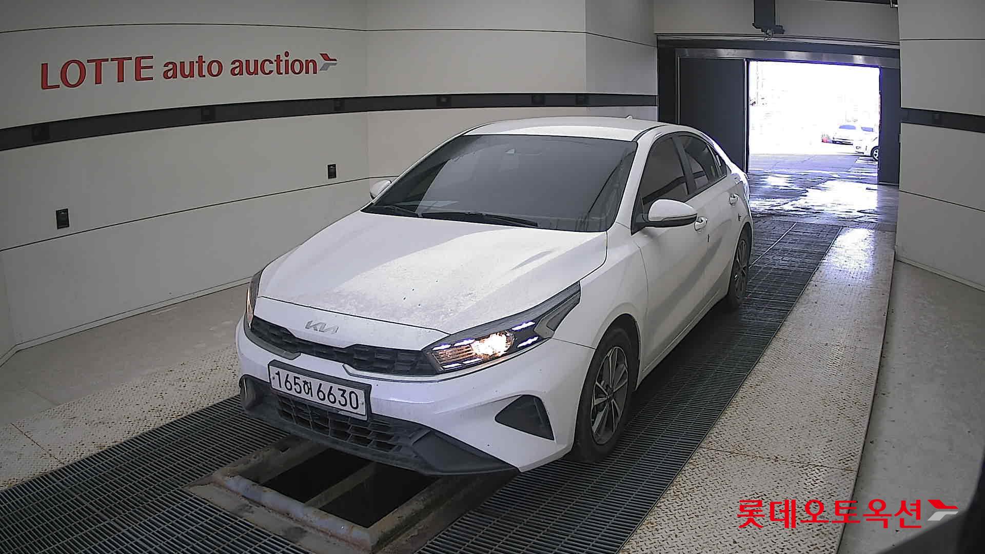 Kia K3 2022 Snow White Pearl из Кореи