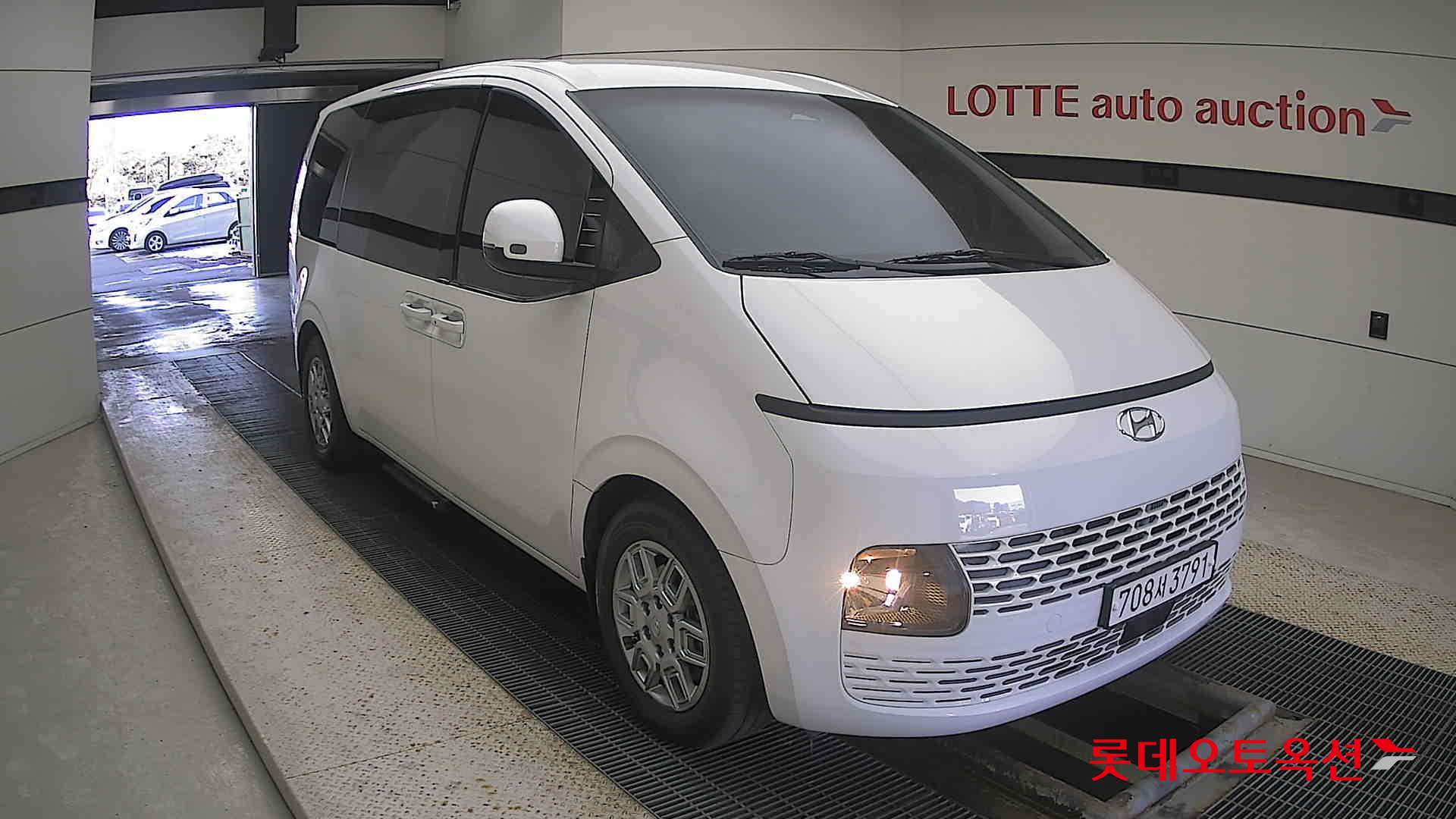 Hyundai Staria 2022 Creamy White из Кореи, фото 2