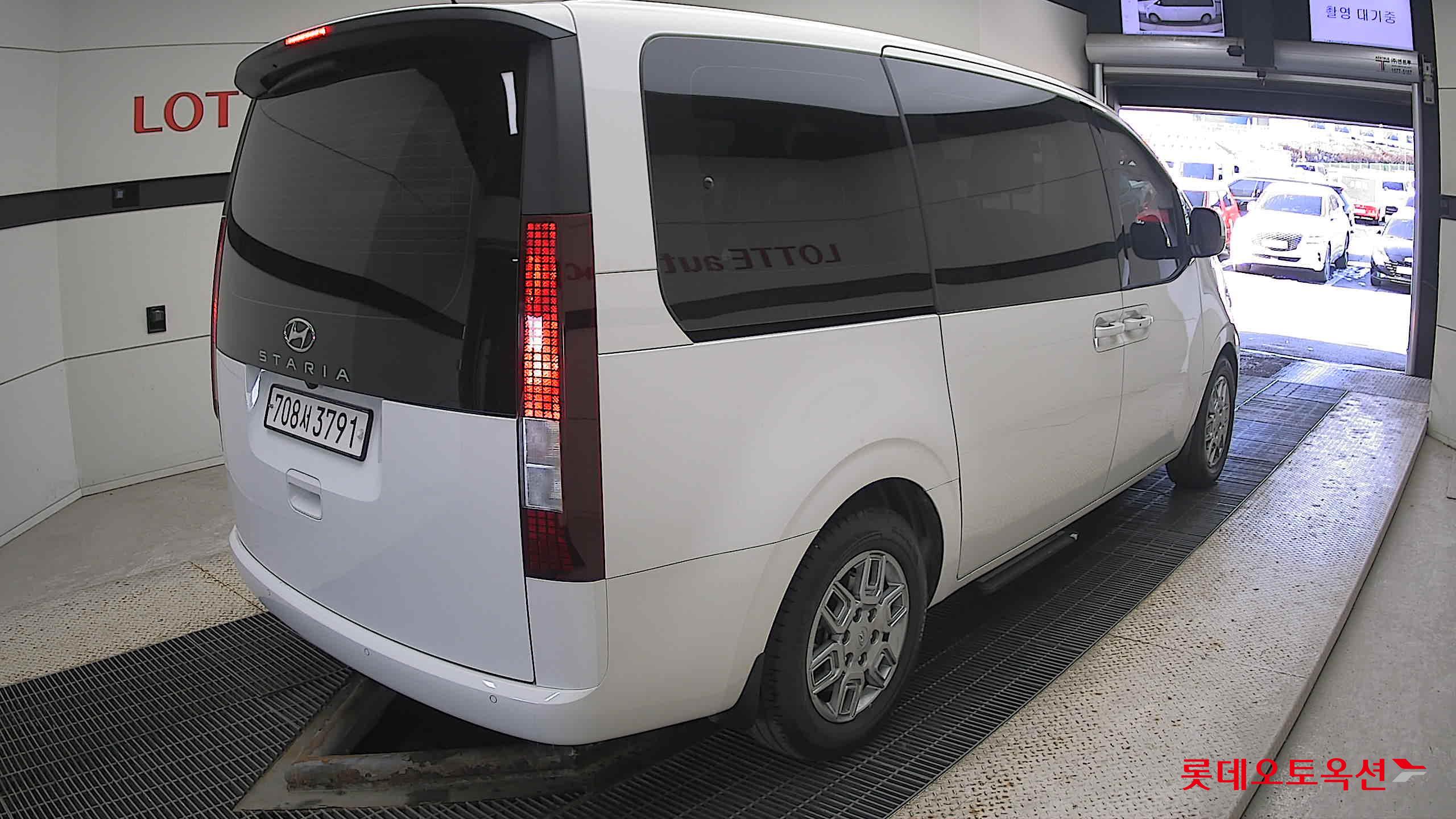 Hyundai Staria 2022 Creamy White из Кореи, фото 4