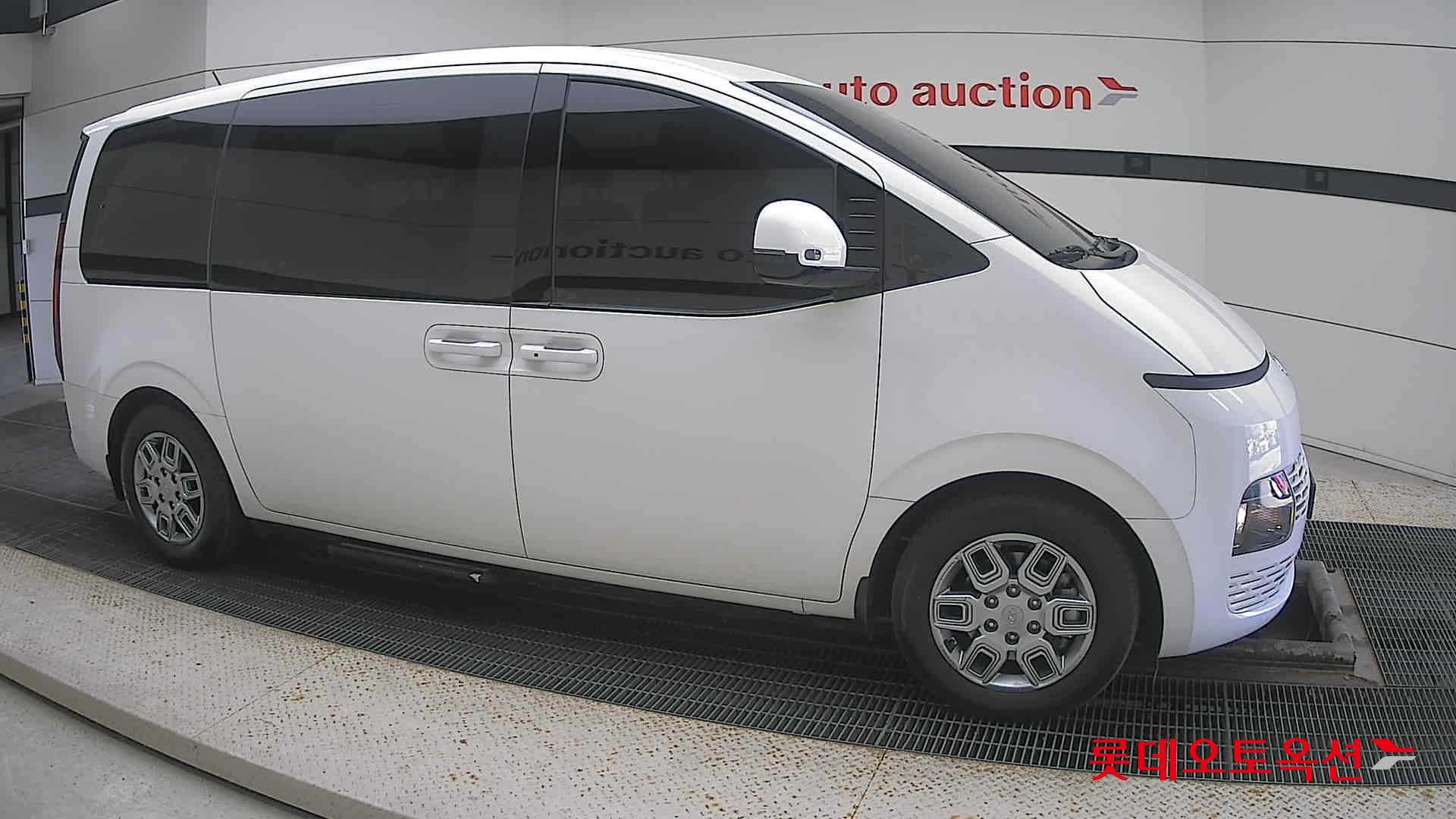 Hyundai Staria id 3633600 из Кореи 17