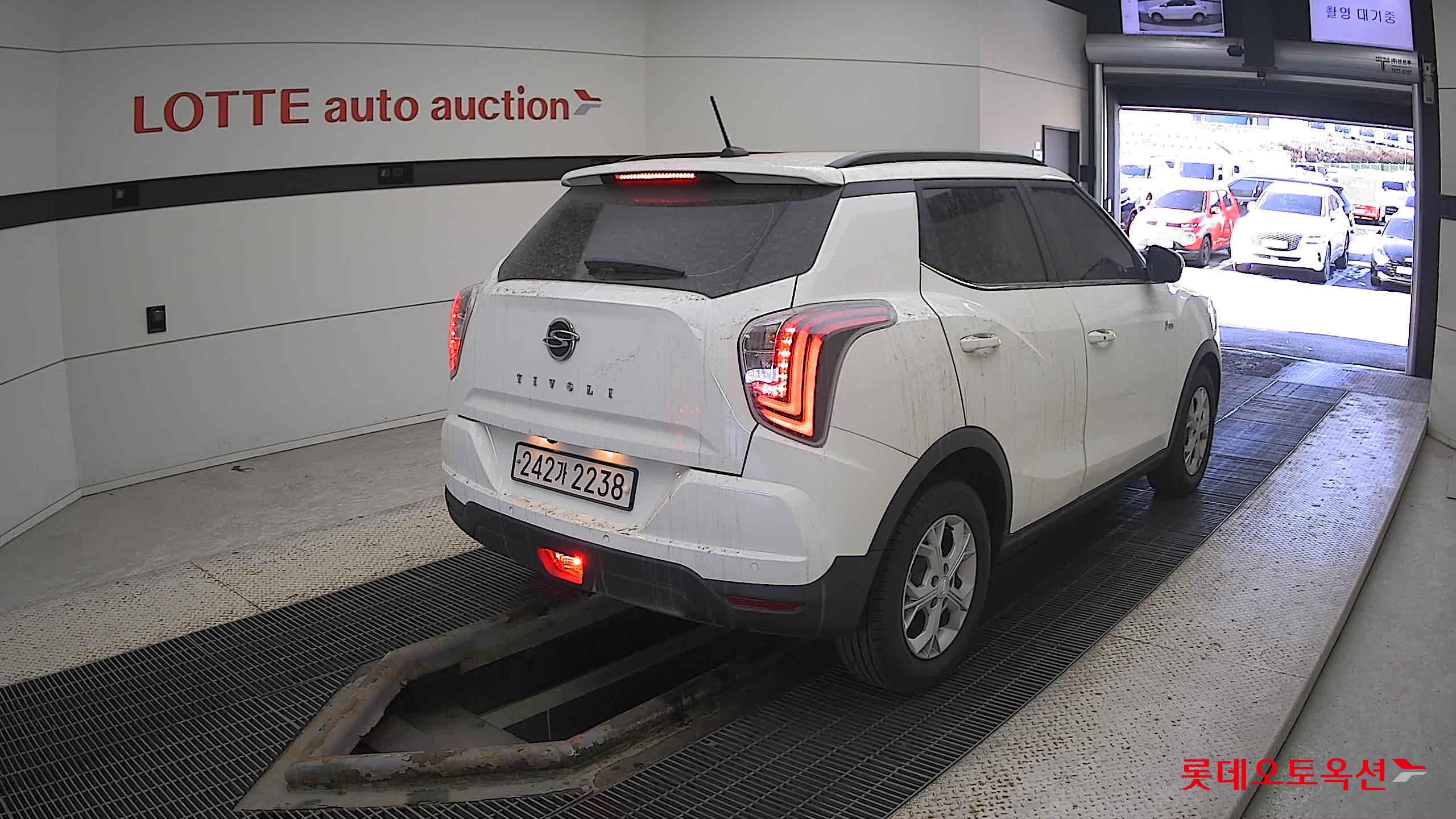 SsangYong Tivoli 2022 Grand White из Кореи, фото 4