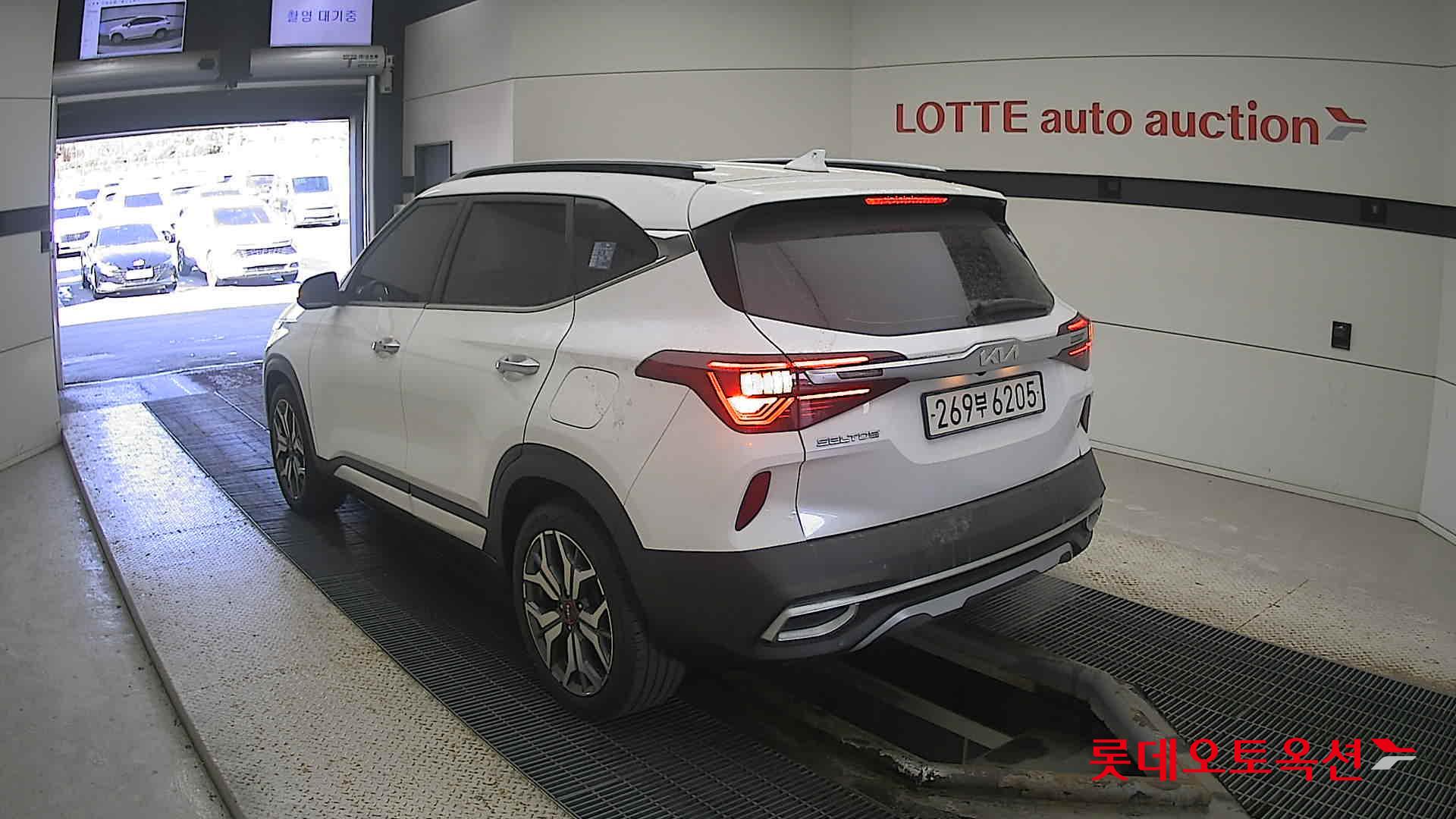 Kia Seltos 2022 Snow White Pearl из Кореи, фото 6