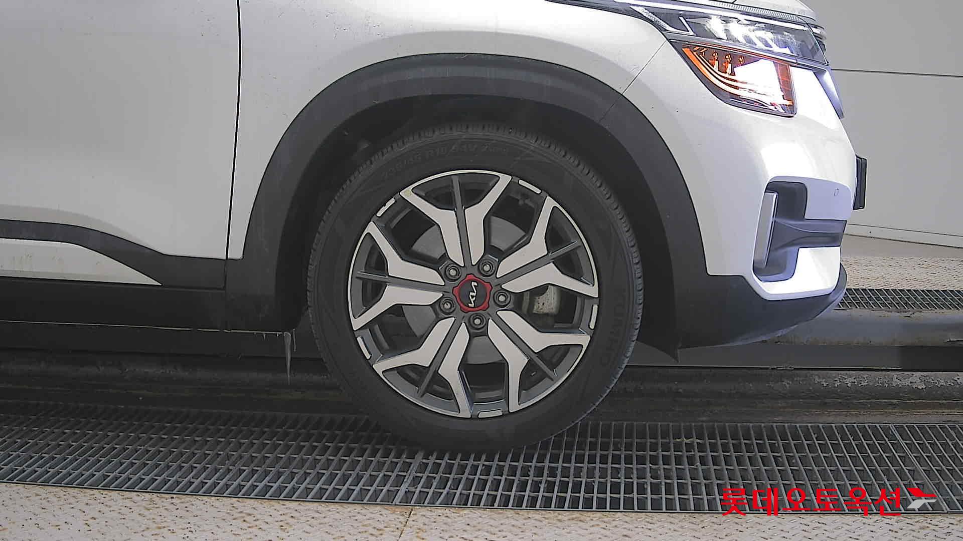 Kia Seltos id 3633619 из Кореи 23