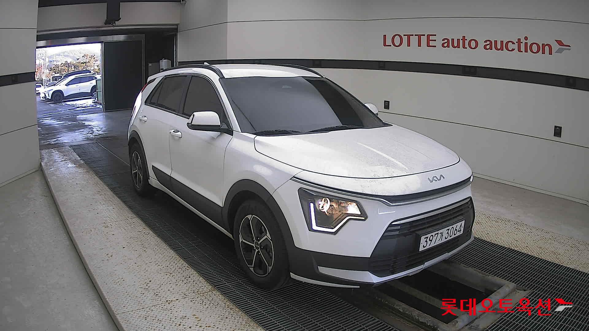 Kia Niro Hybrid 2022 Snow White Pearl (optional) из Кореи, фото 2