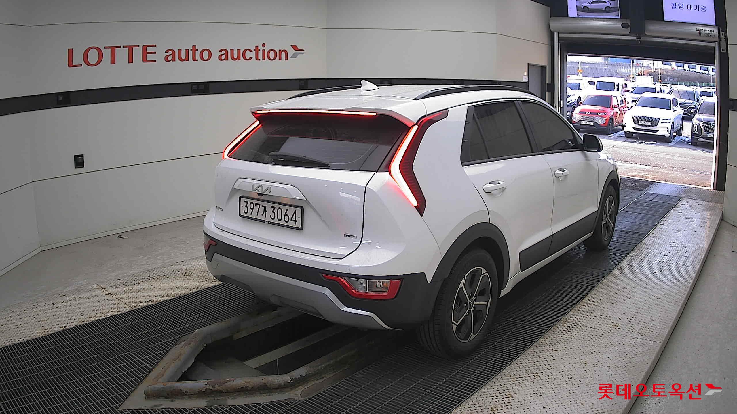 Kia Niro Hybrid 2022 Snow White Pearl (optional) из Кореи, фото 4