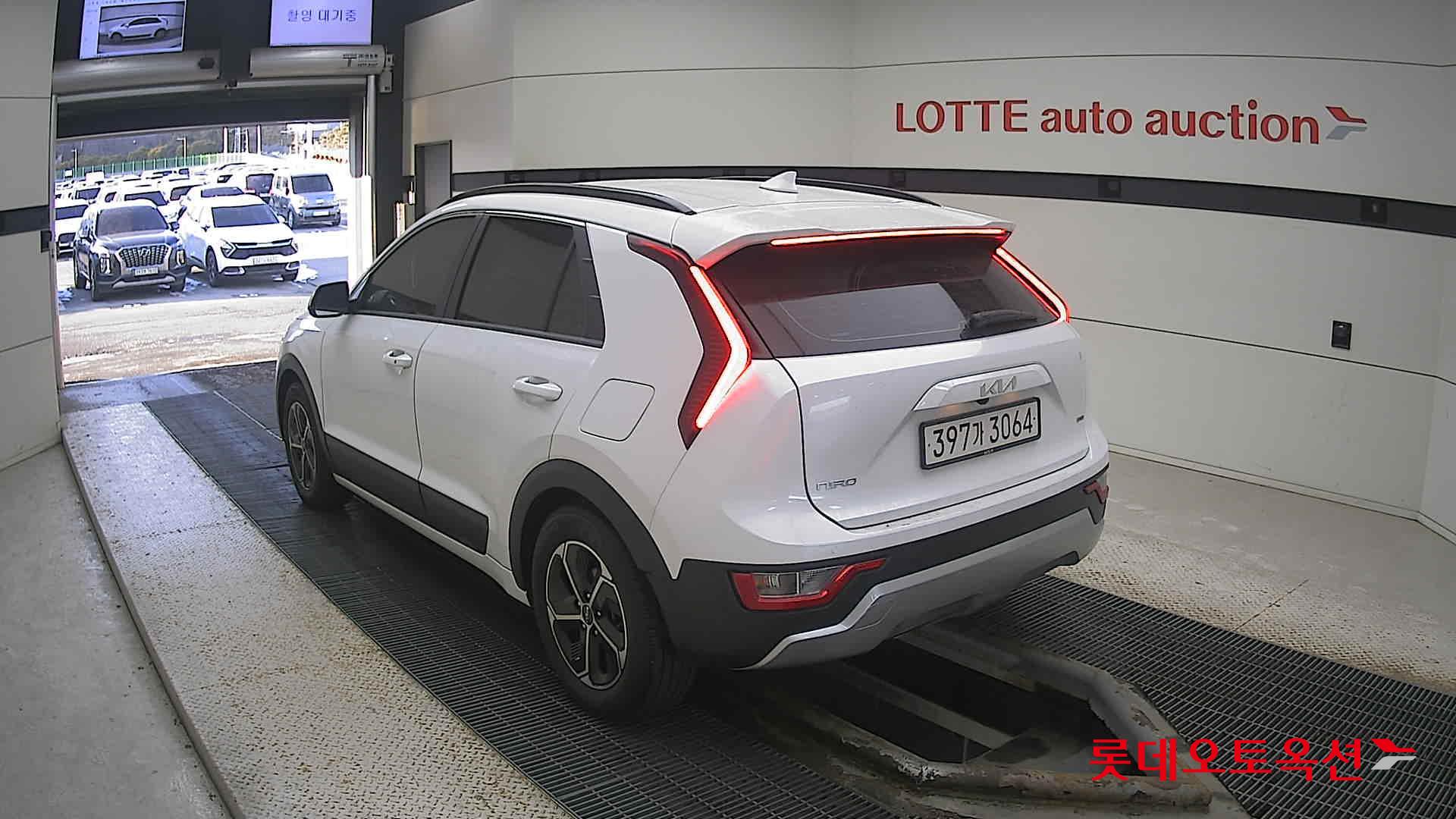 Kia Niro Hybrid 2022 Snow White Pearl (optional) из Кореи, фото 6