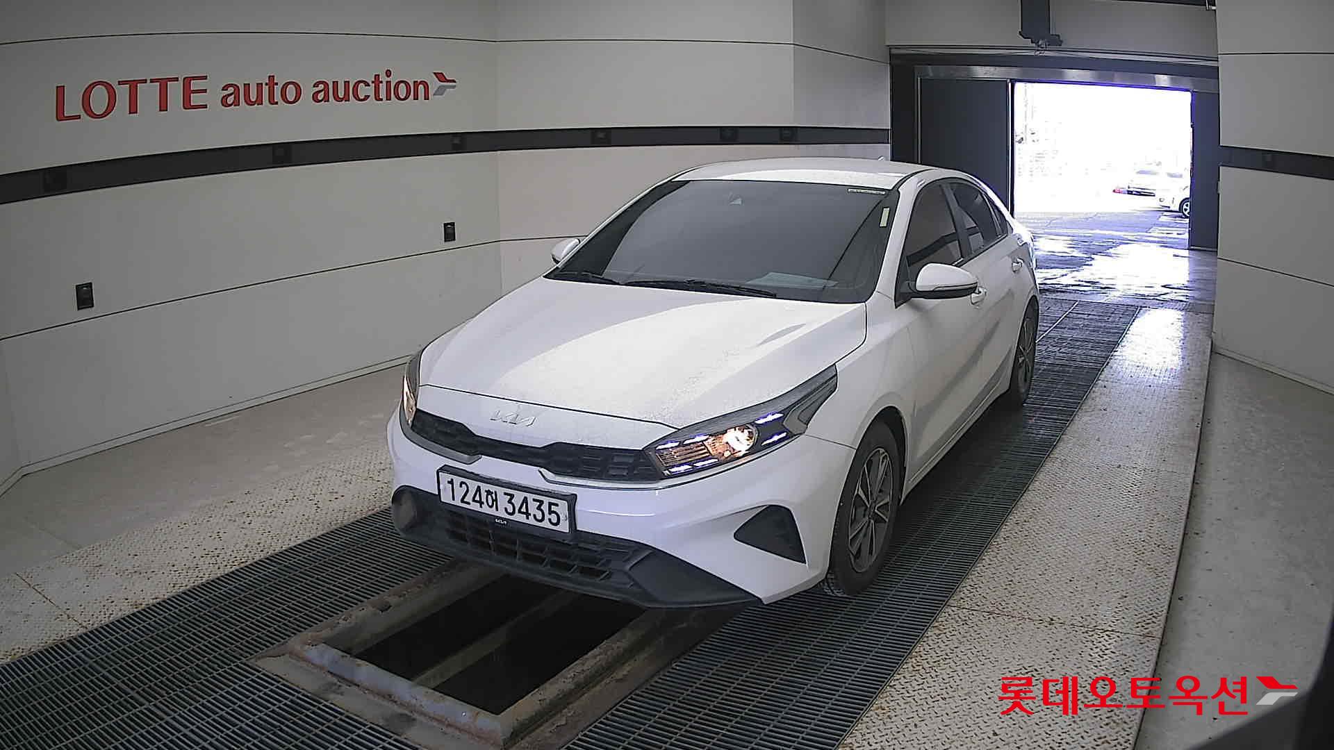 Kia K3 2022 Snow White Pearl (optional) из Кореи