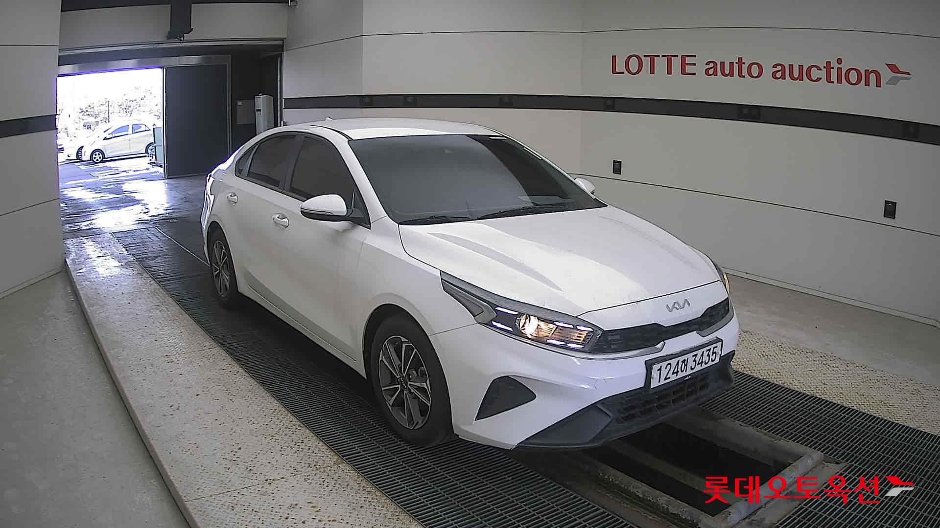 Kia K3 2022 Snow White Pearl (optional) из Кореи, фото 2