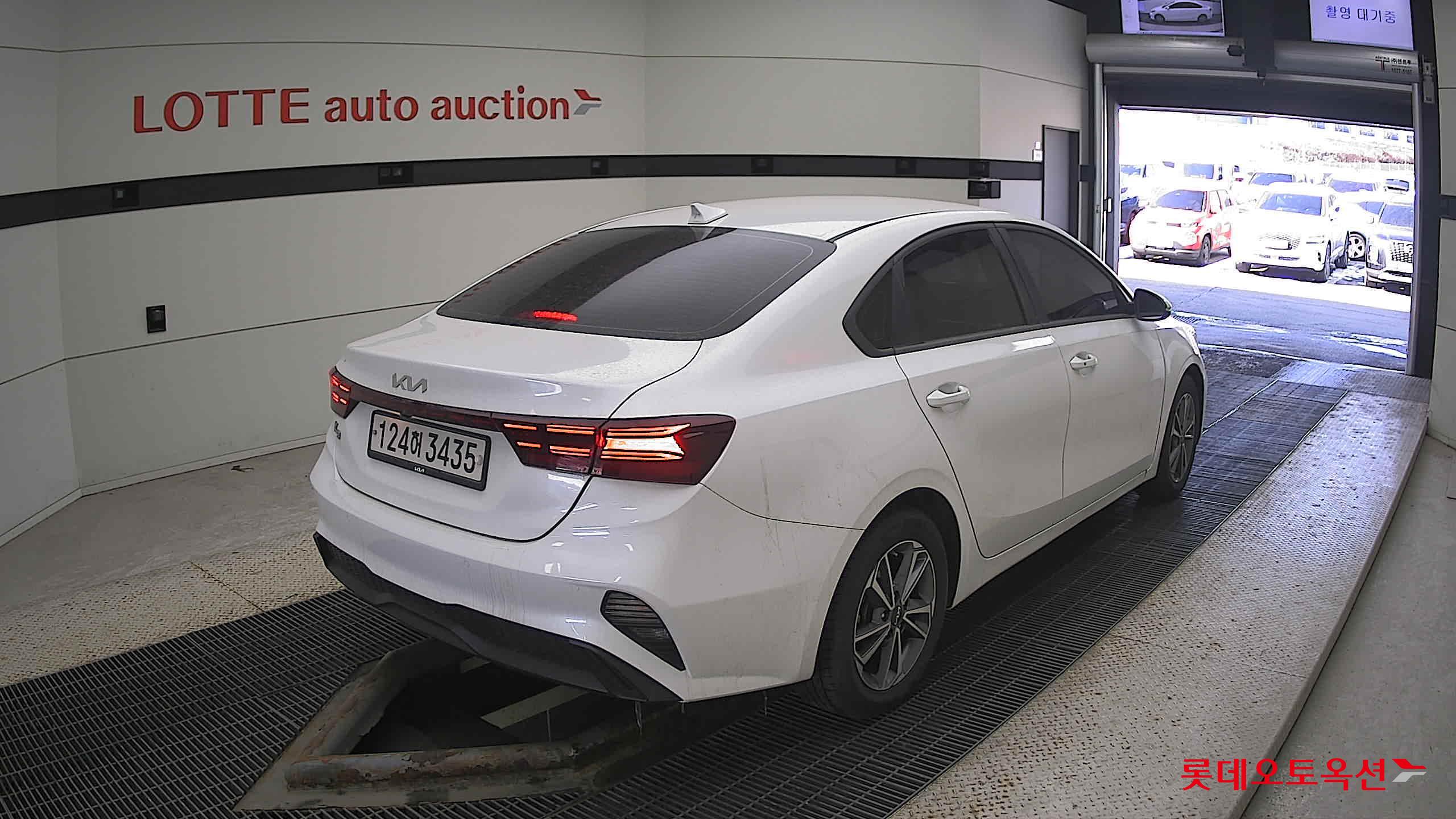 Kia K3 2022 Snow White Pearl (optional) из Кореи, фото 4