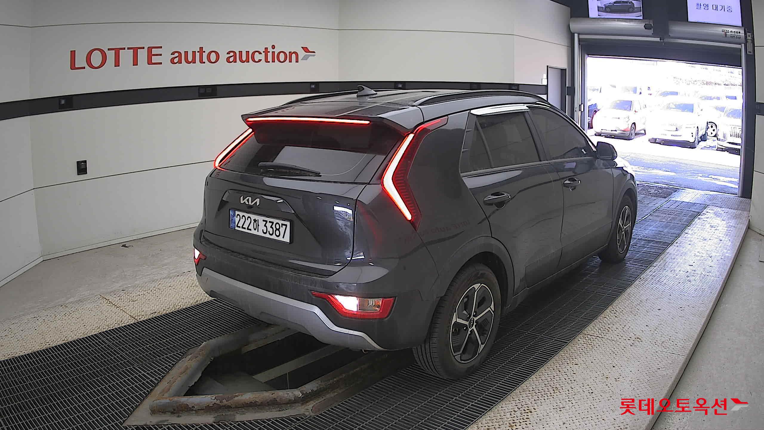 Kia Niro Hybrid 2024 Interstellagray из Кореи, фото 4