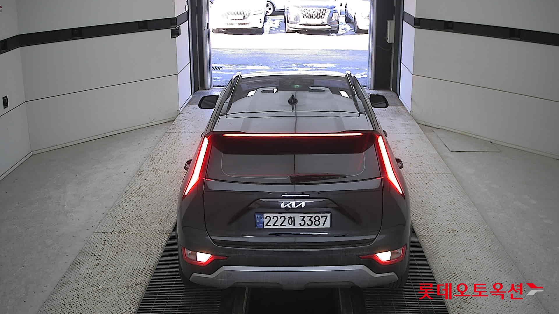 Kia Niro Hybrid 2024 Interstellagray из Кореи, фото 5