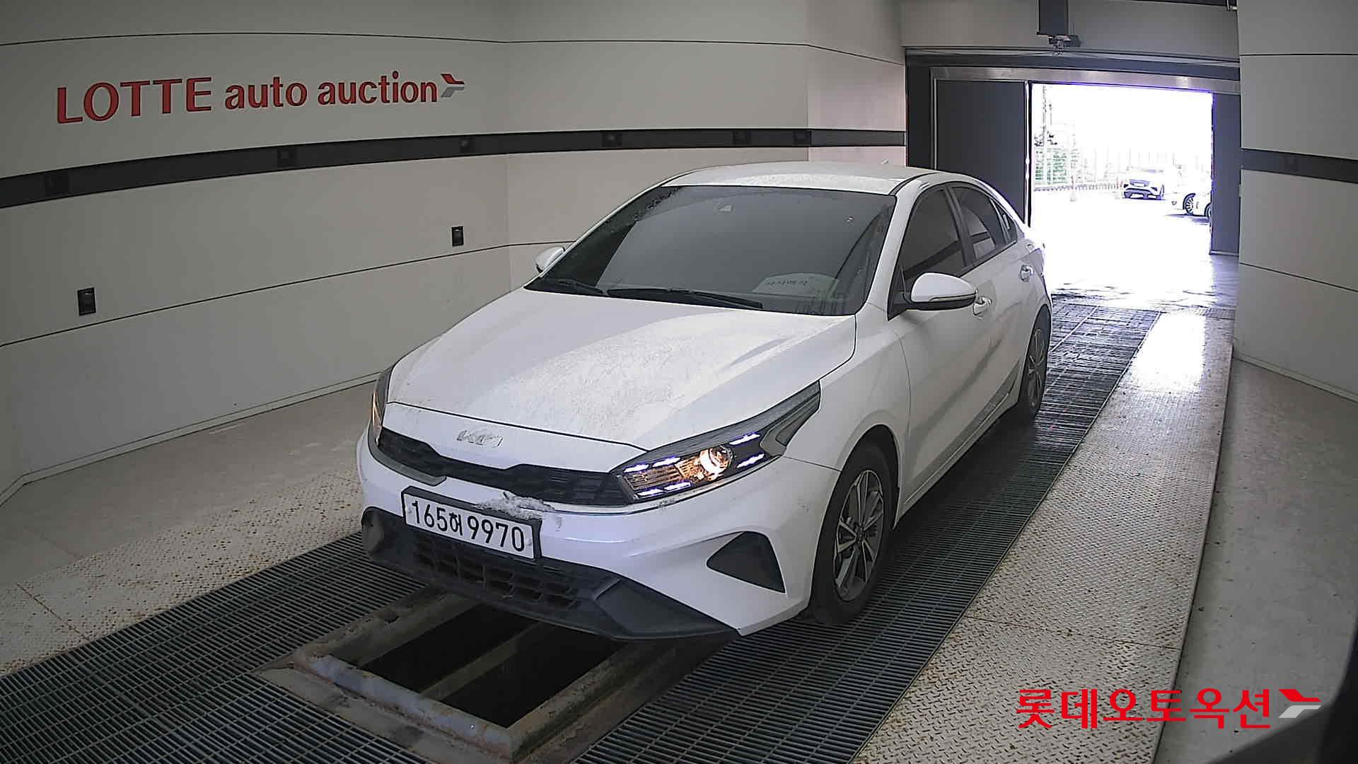 Kia K3 2022 Snow White Pearl из Кореи