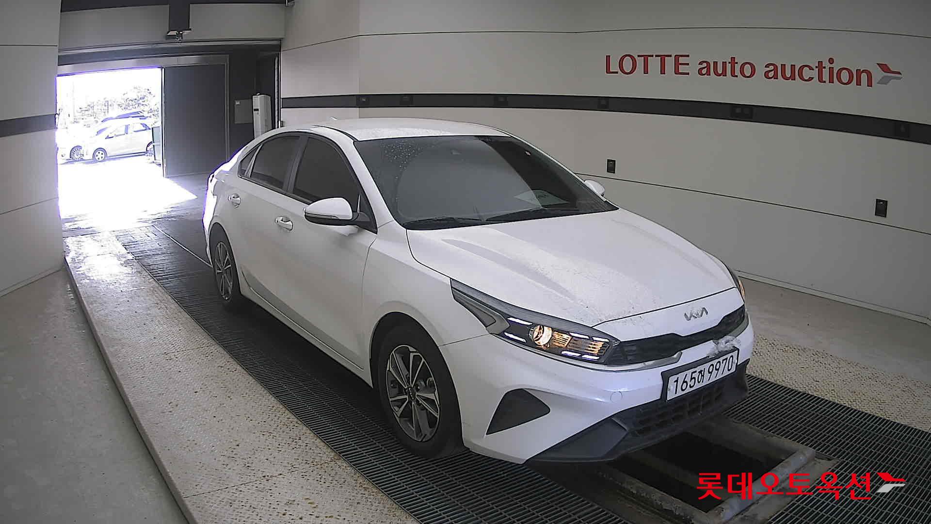 Kia K3 2022 Snow White Pearl из Кореи, фото 2