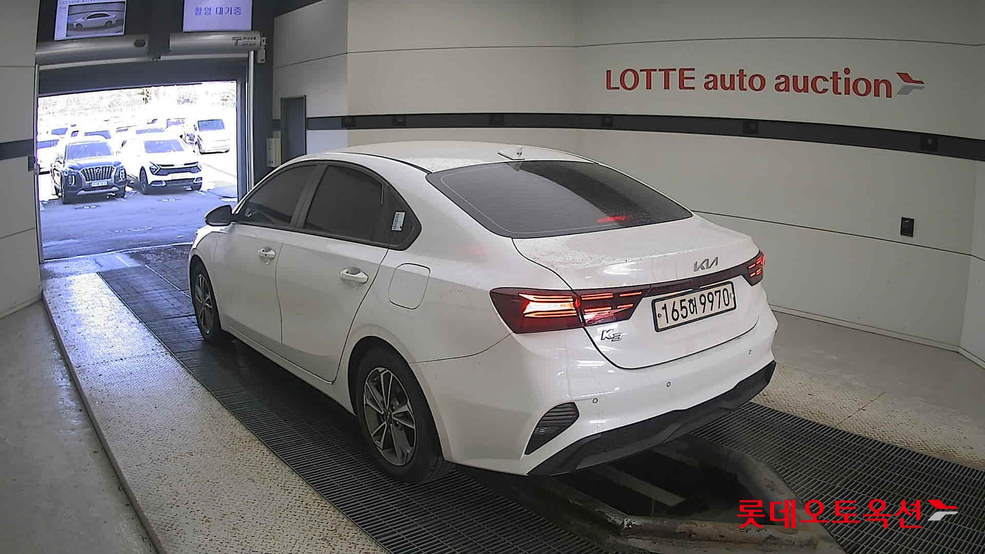 Kia K3 2022 Snow White Pearl из Кореи, фото 6