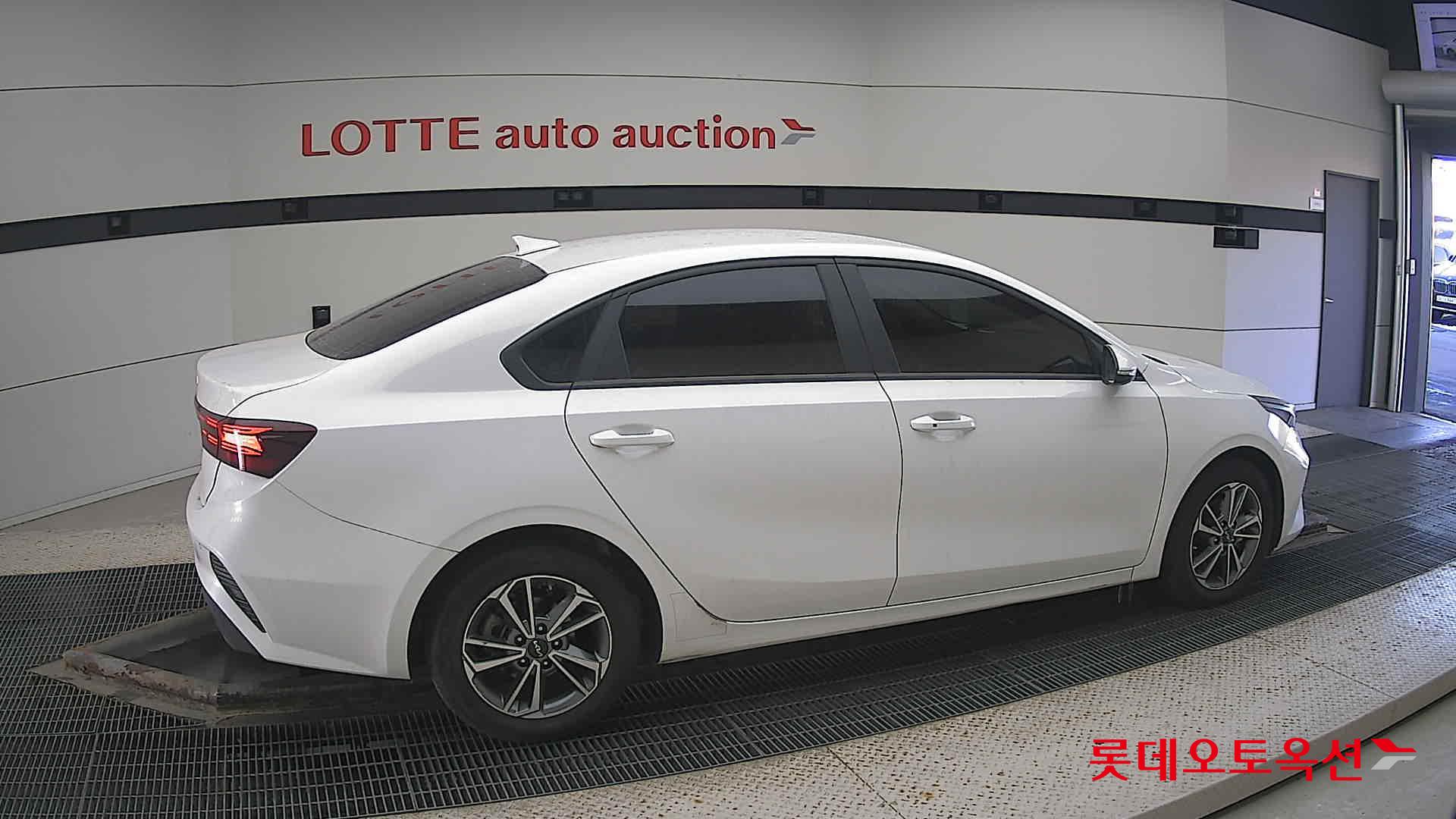 Kia K3 id 3633603 из Кореи 18