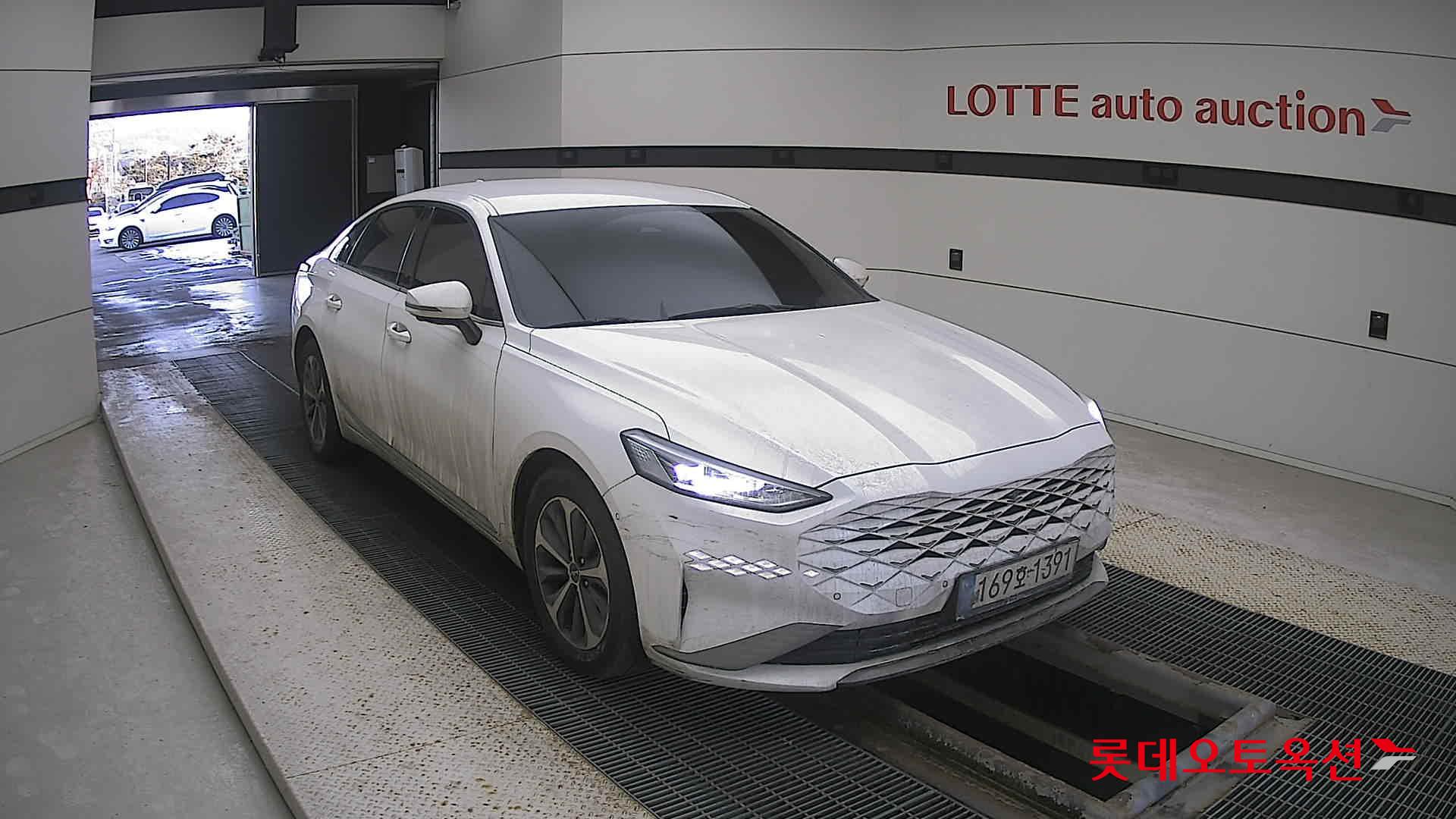 Kia K8 Hybrid 2022 Snow White Pearl из Кореи, фото 2