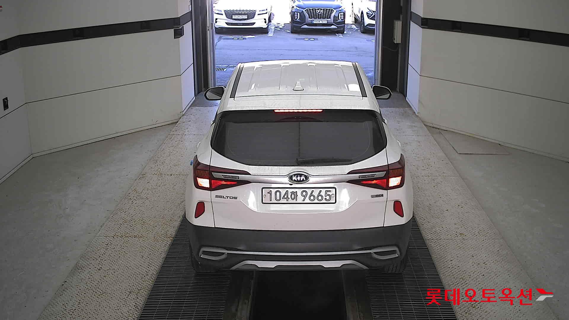 Kia Seltos 2021 Snow White Pearl из Кореи, фото 5
