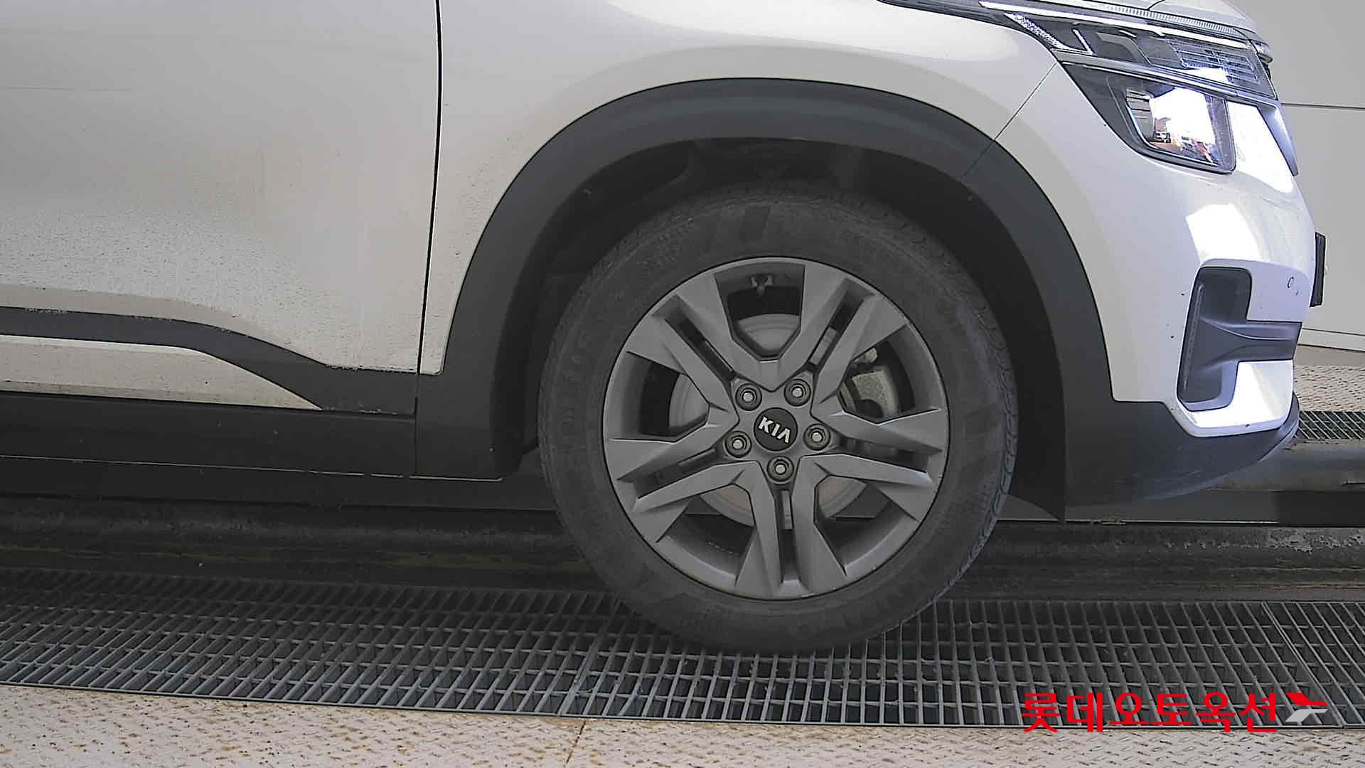 Kia Seltos id 3633656 из Кореи 23