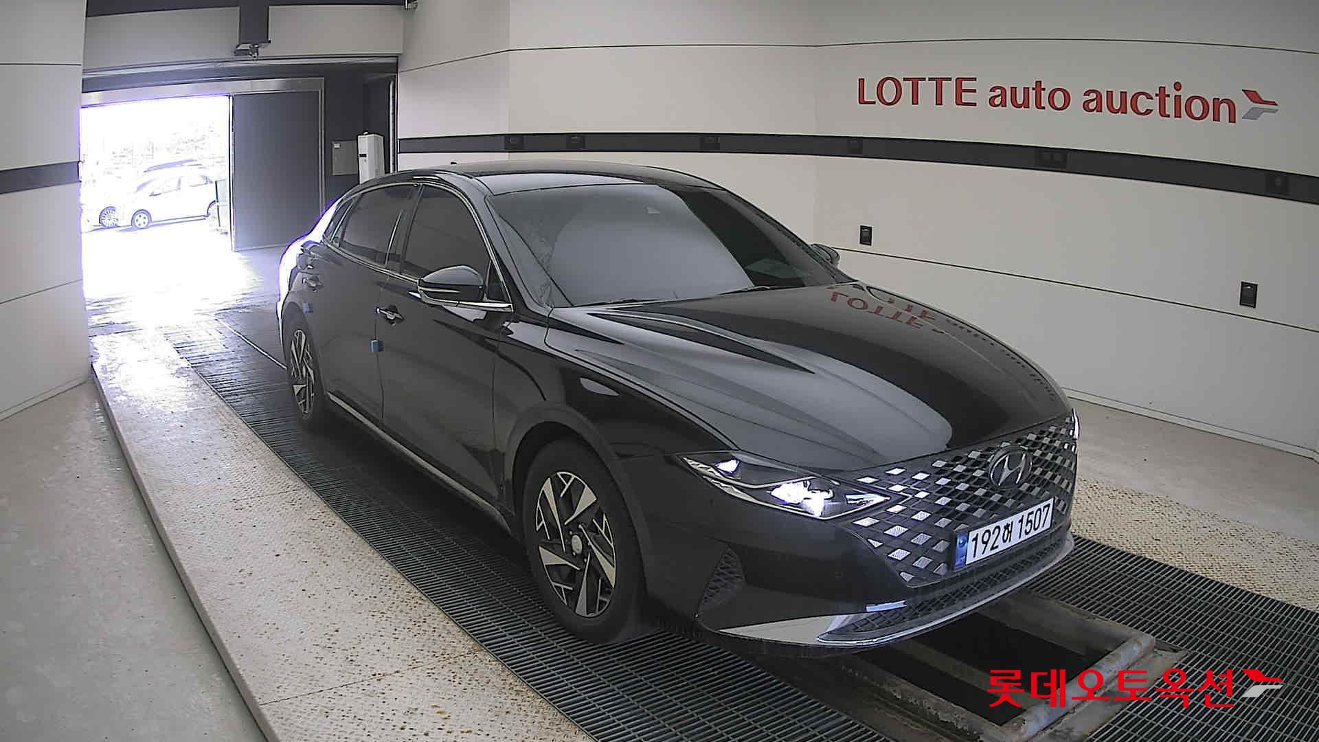 Hyundai Grandeur Hybrid 2023 Midnight Black Pearl из Кореи, фото 2