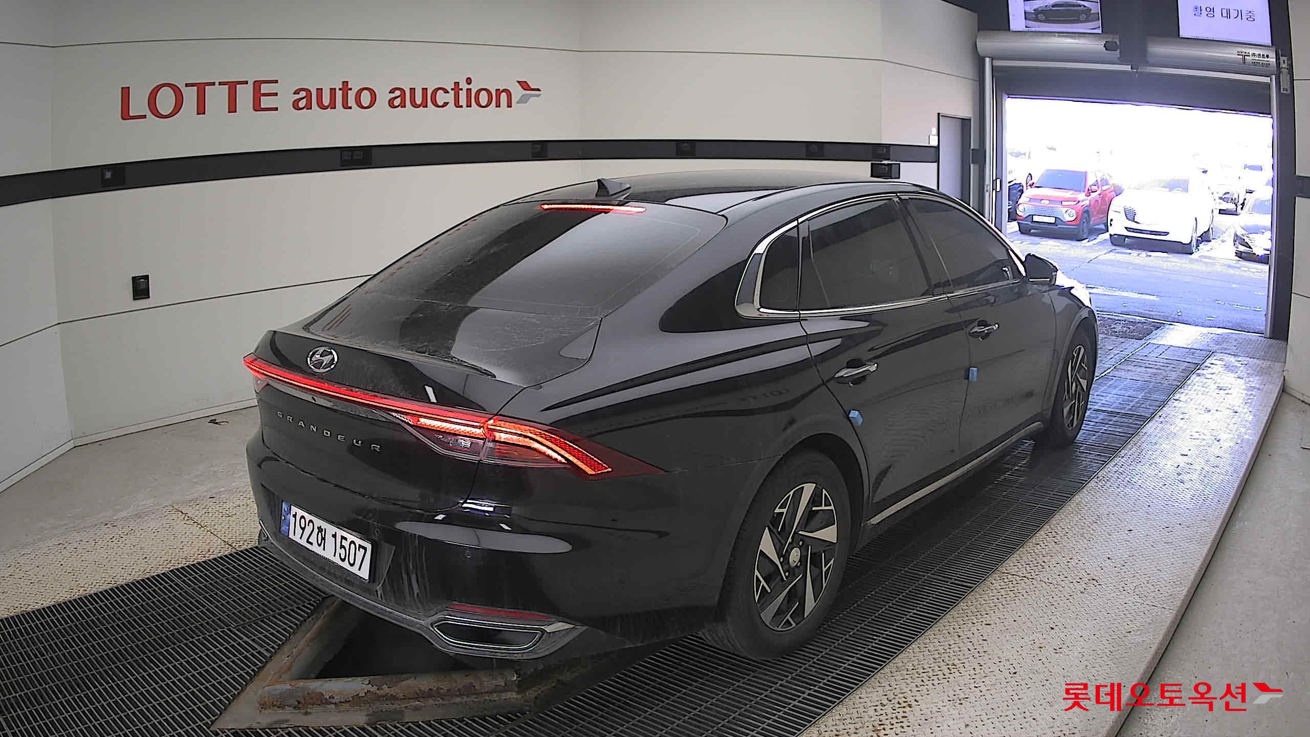Hyundai Grandeur Hybrid 2023 Midnight Black Pearl из Кореи, фото 4