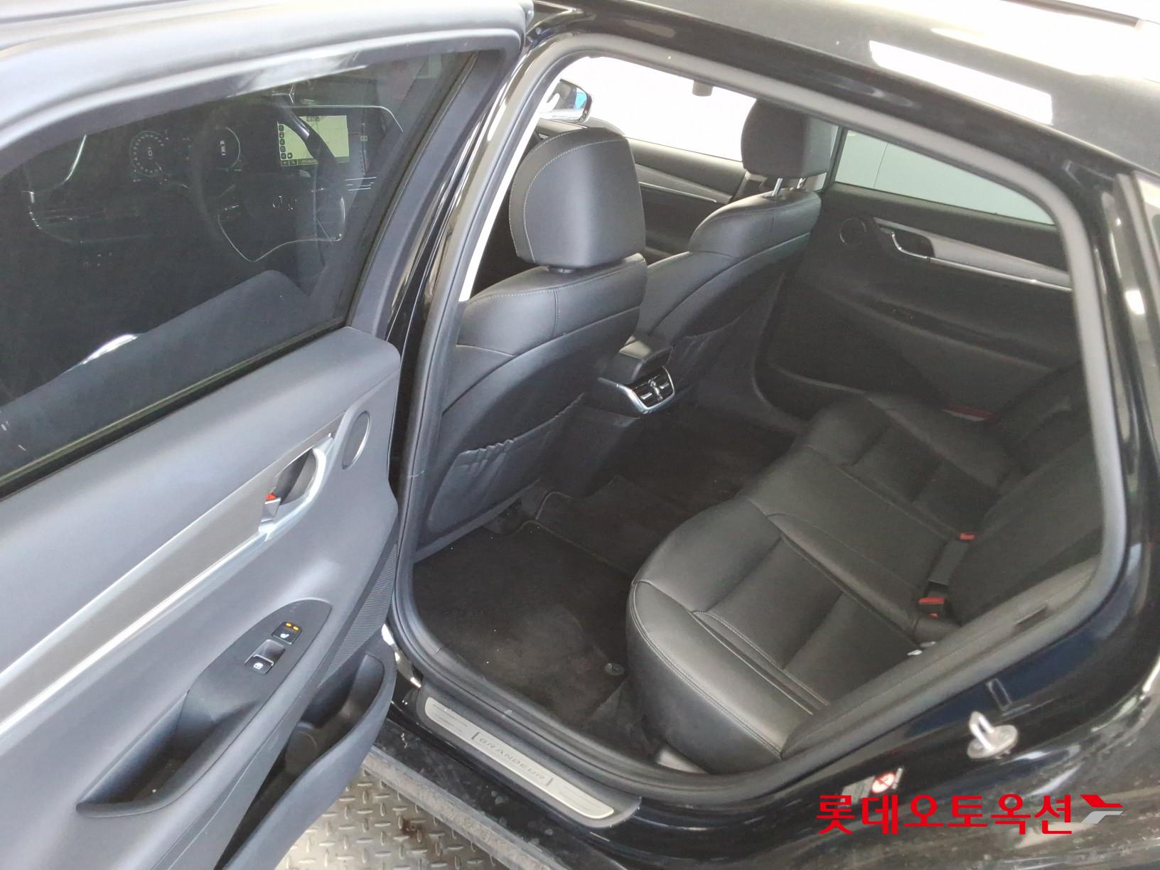 Hyundai Grandeur Hybrid id 3633556 из Кореи 36