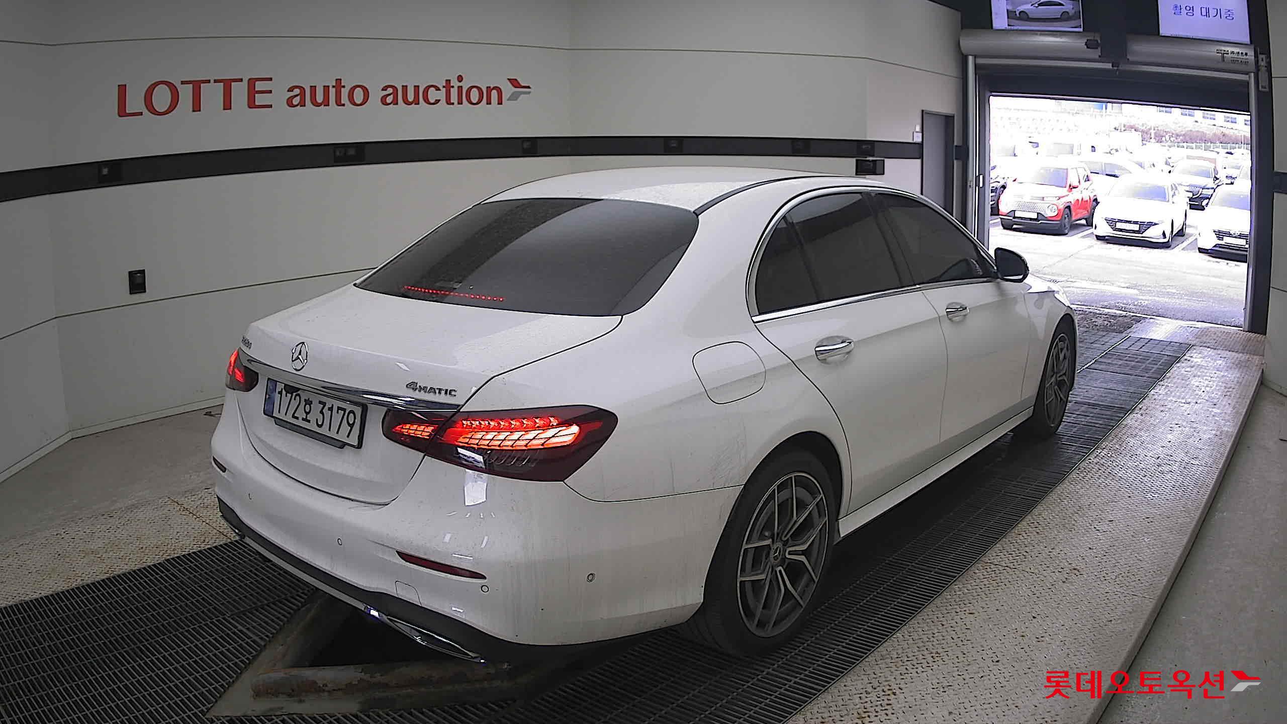 2022 - Mercedes-Benz E220