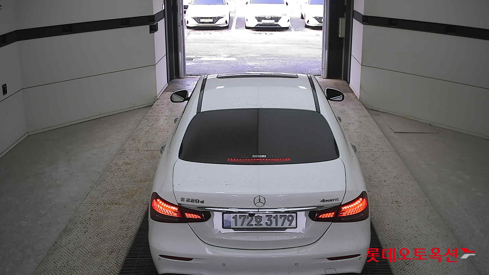 2022 - Mercedes-Benz E220