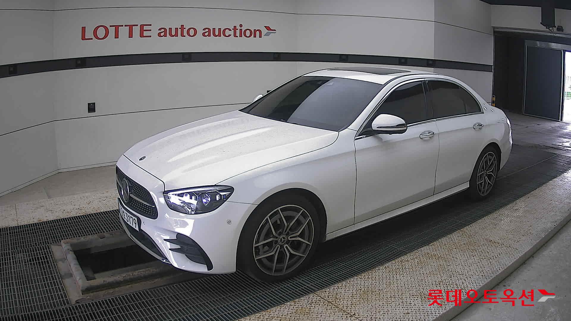 2022 - Mercedes-Benz E220