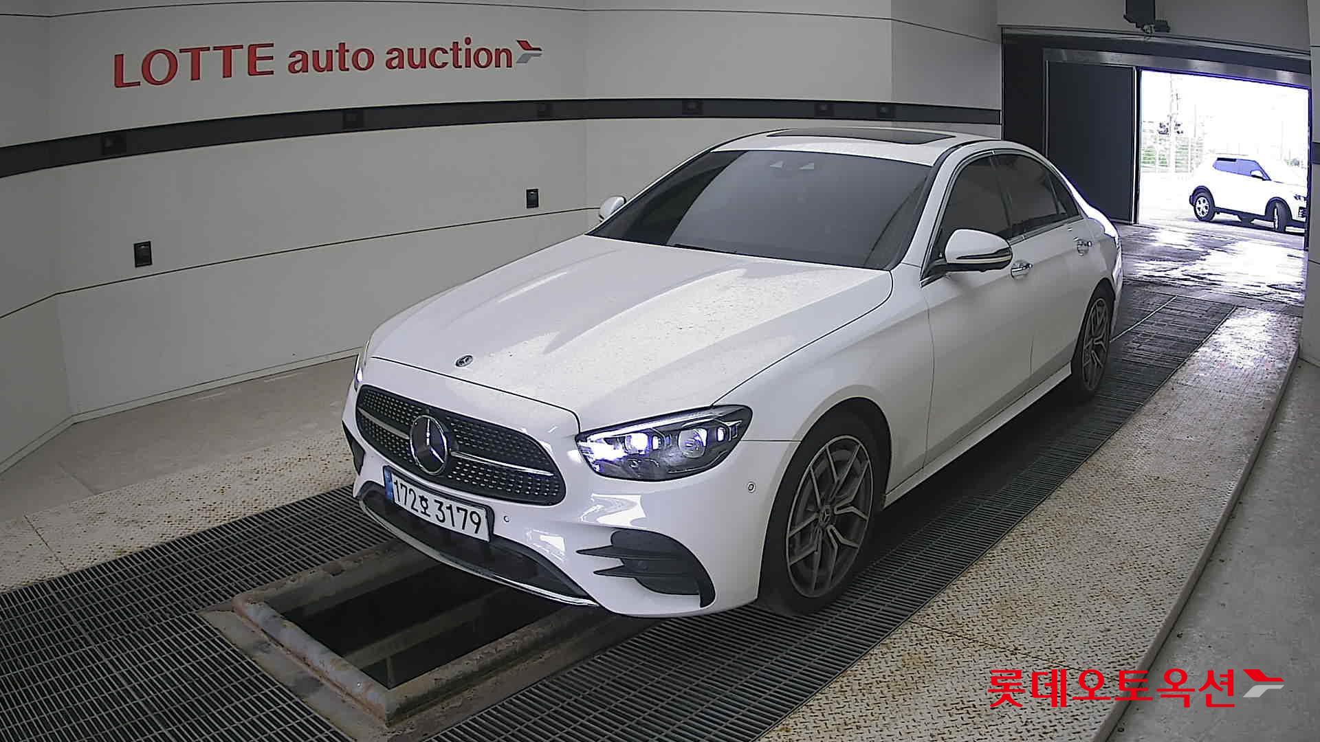 2022 - Mercedes-Benz E220