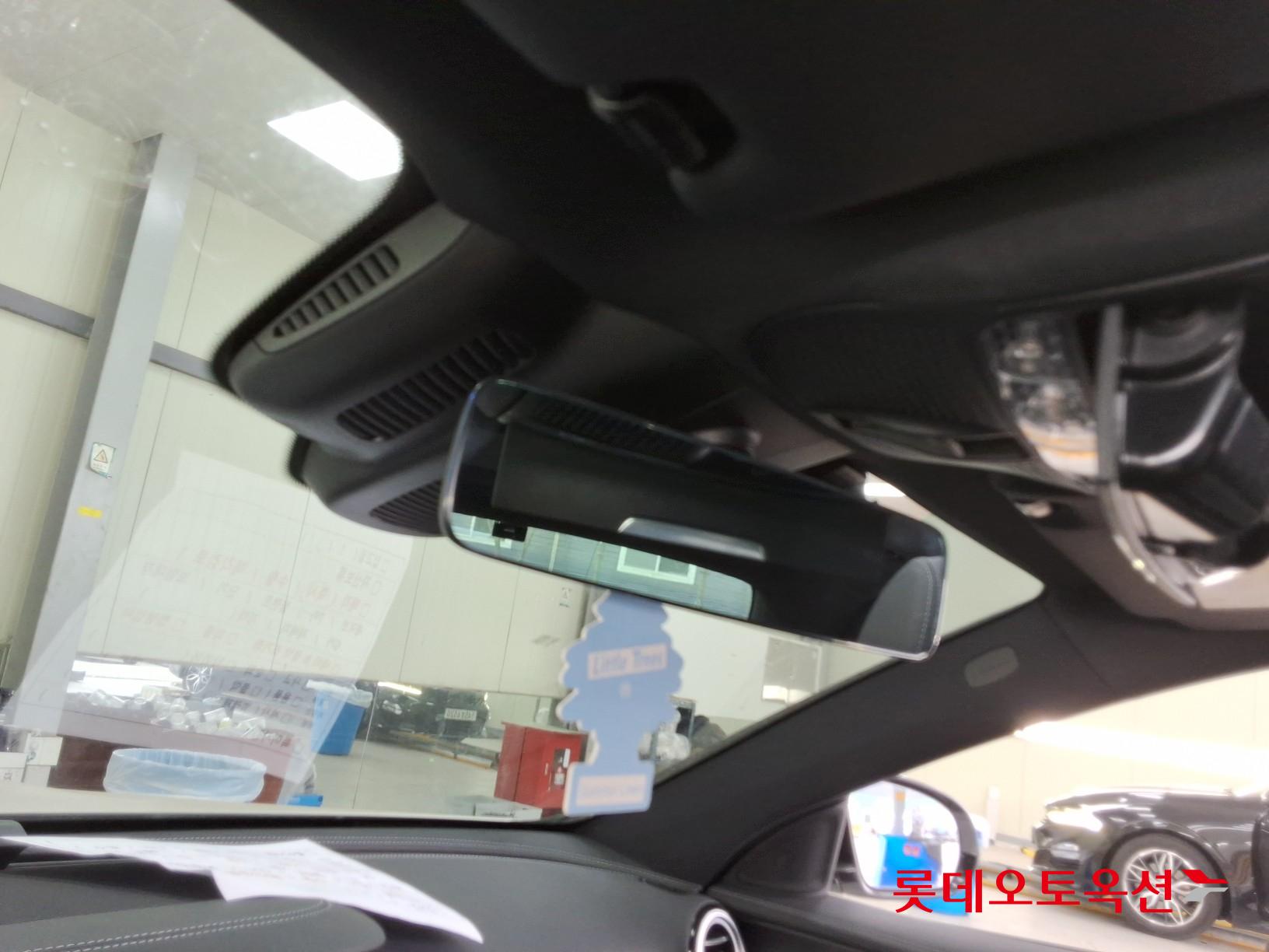 2022 - Mercedes-Benz E220