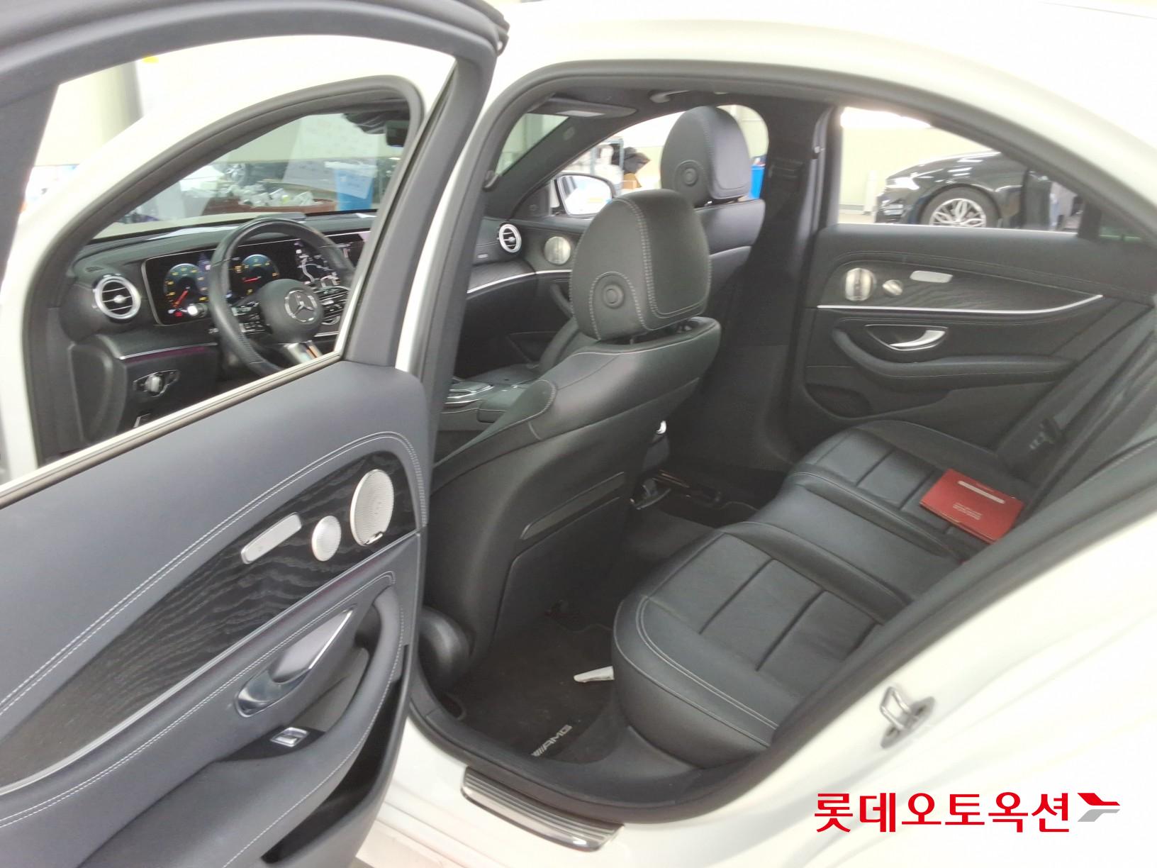 2022 - Mercedes-Benz E220