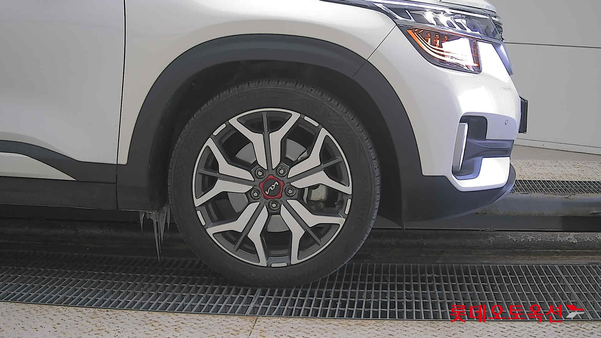 Kia Seltos id 3633649 из Кореи 23