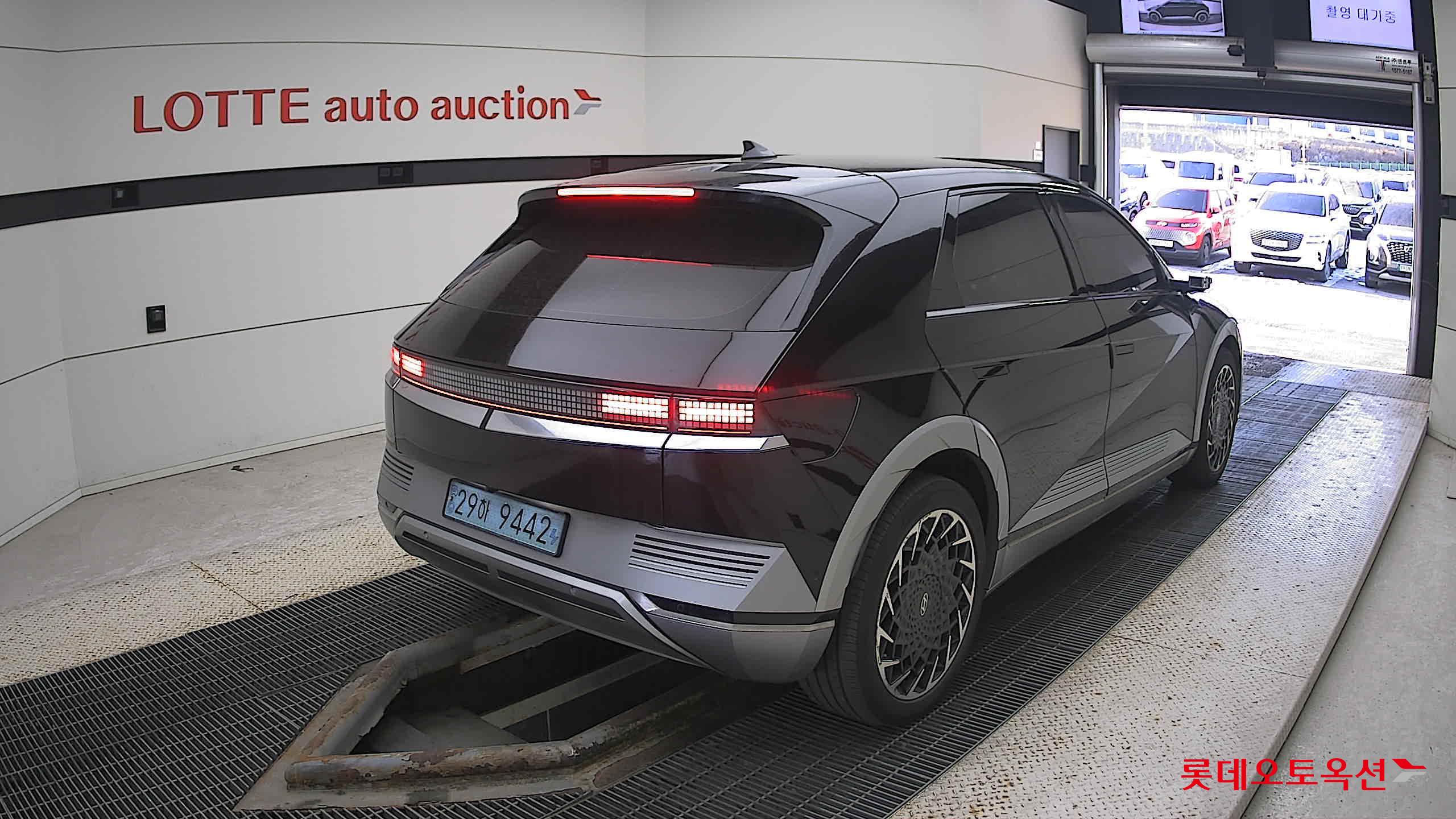 Hyundai IONIQ 5 2022 Phantom Black Pearl из Кореи, фото 4