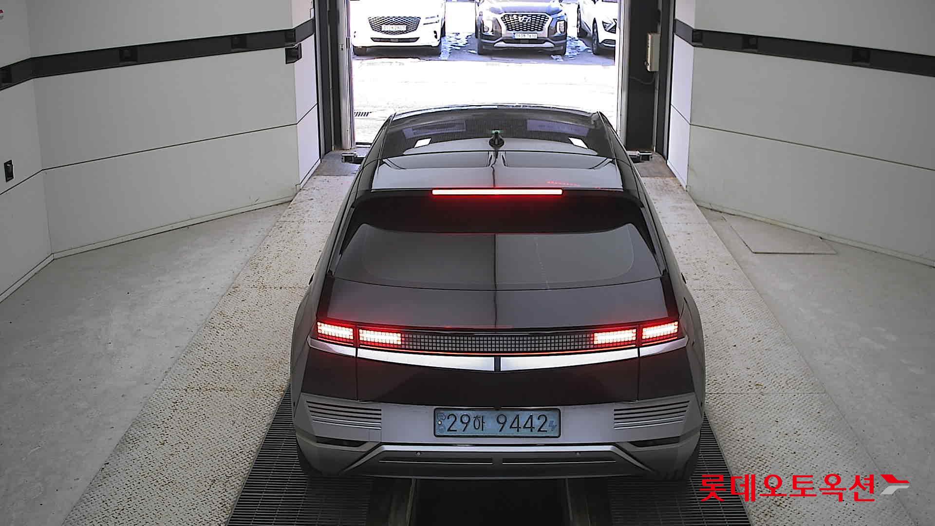 Hyundai IONIQ 5 2022 Phantom Black Pearl из Кореи, фото 5