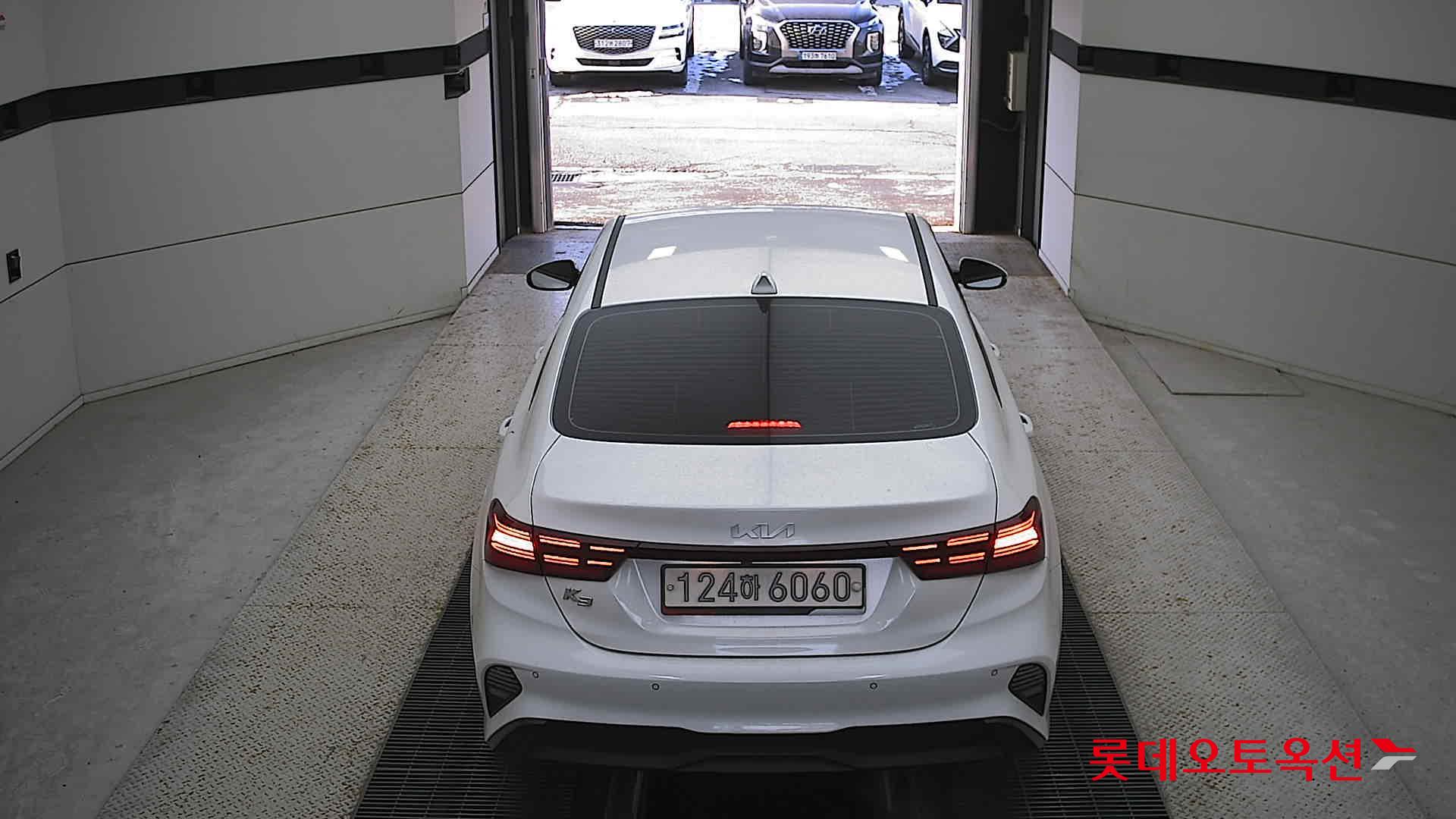 Kia K3 2022 Snow White Pearl из Кореи, фото 5