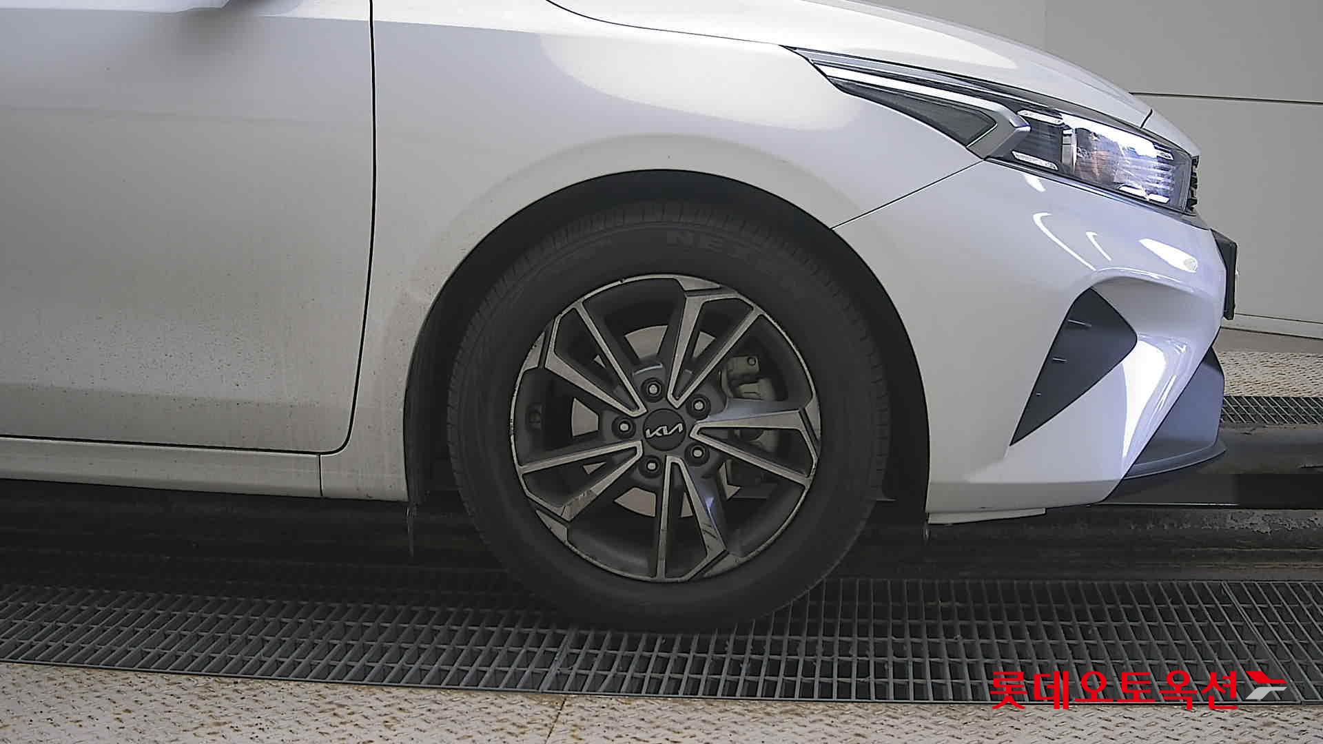 Kia K3 id 3628819 из Кореи 23