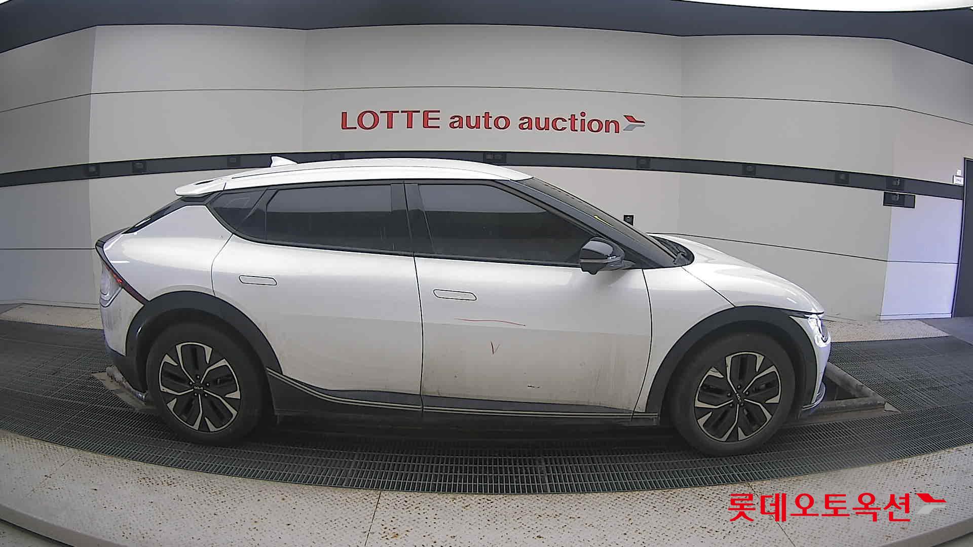 Kia EV6 2022 Snow White Pearl из Кореи, фото 3