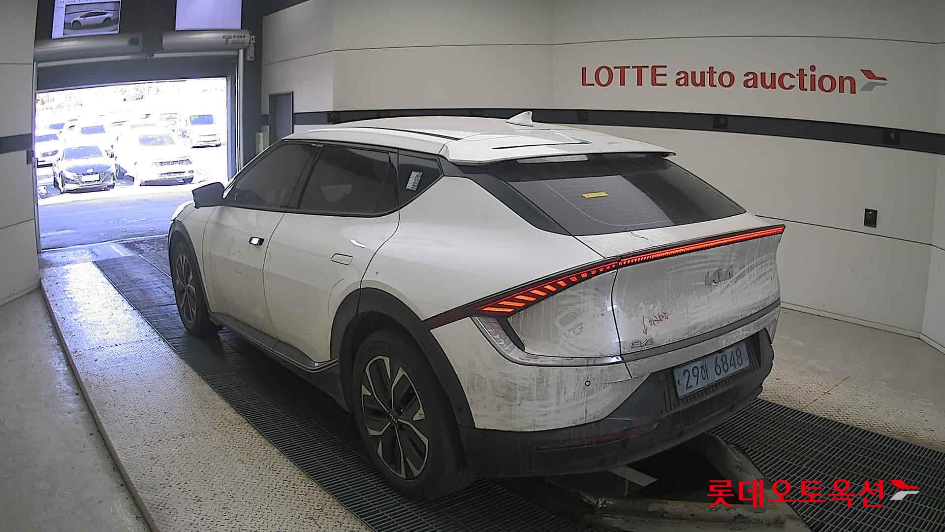 Kia EV6 2022 Snow White Pearl из Кореи, фото 6