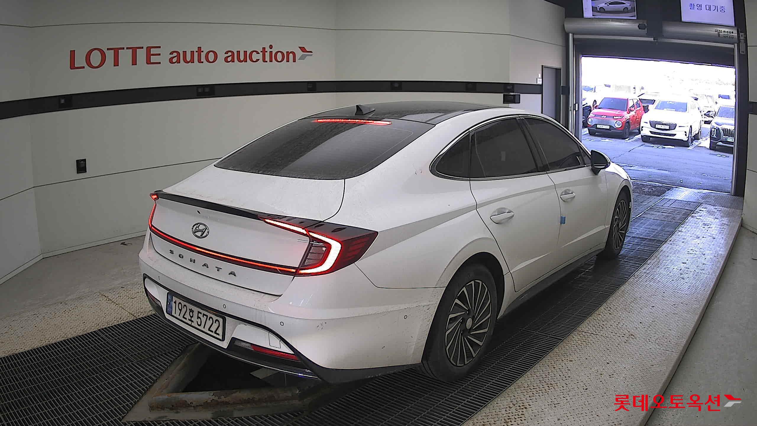 Hyundai Sonata Hybrid 2023 Serenity White Pearl (Optional addition) из Кореи, фото 4
