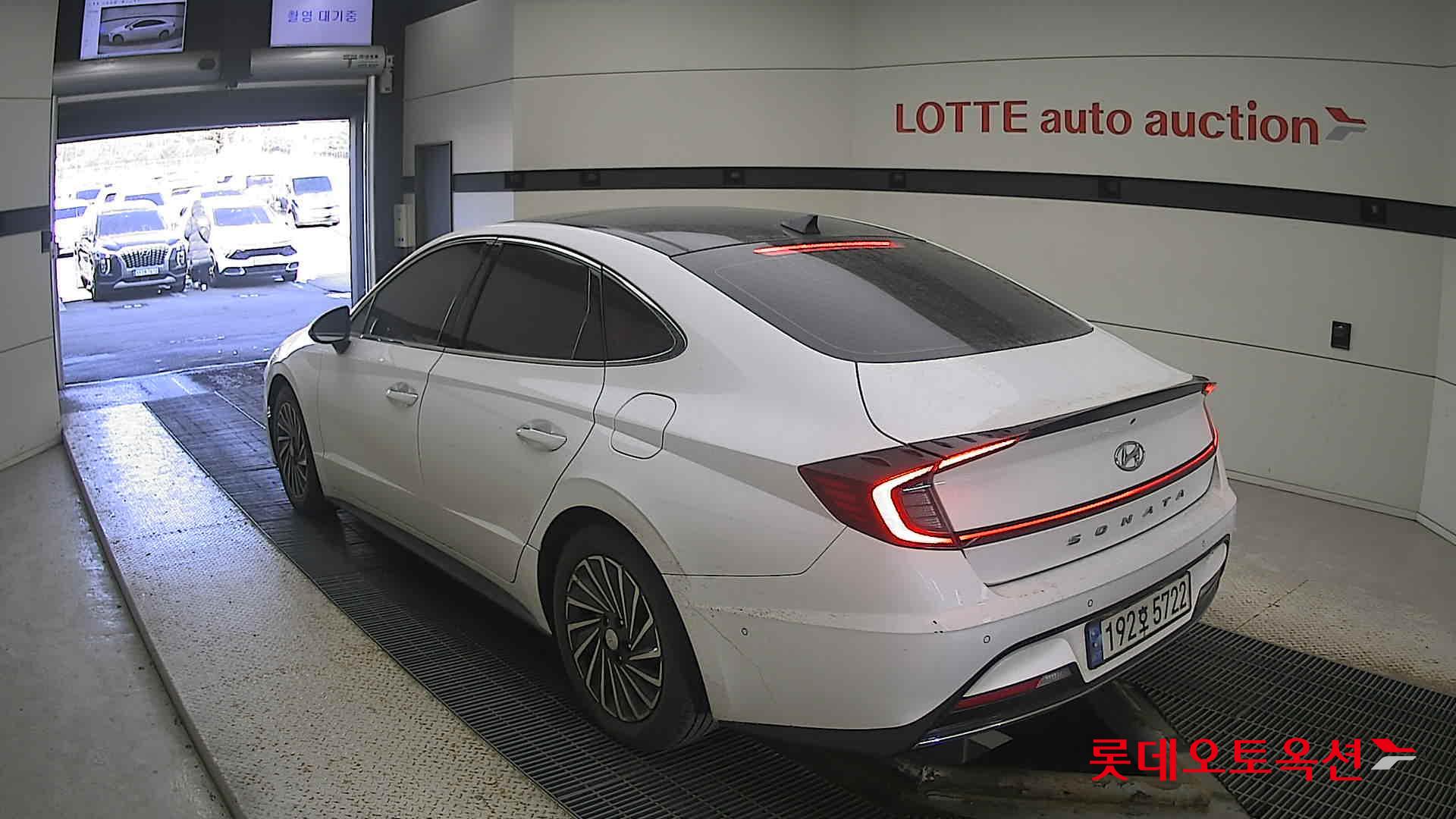 Hyundai Sonata Hybrid 2023 Serenity White Pearl (Optional addition) из Кореи, фото 6