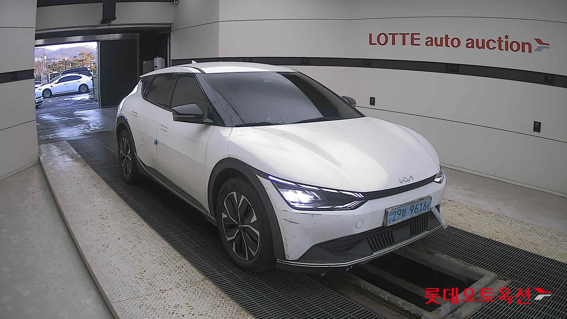 Kia EV6 2022 Snow White Pearl из Кореи, фото 2