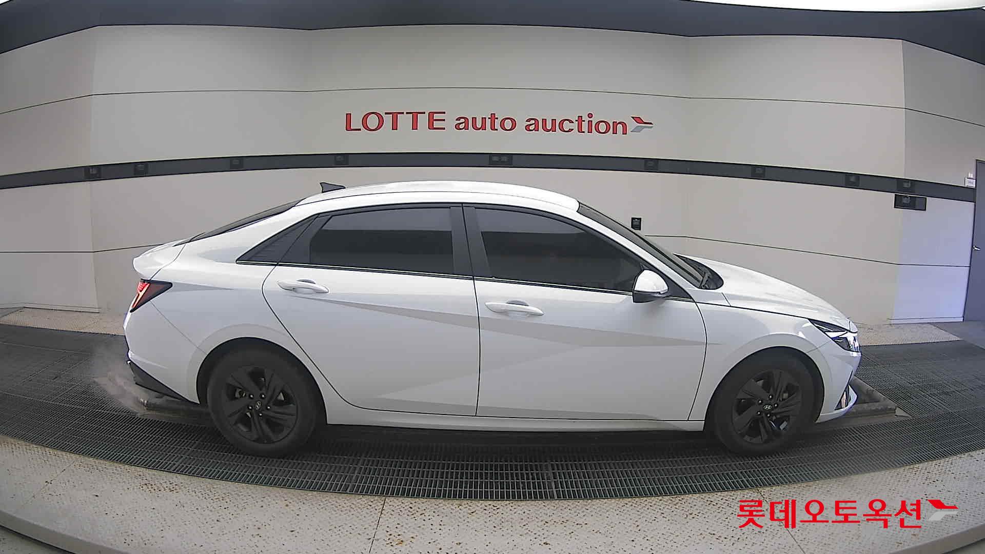 Hyundai Avante 2022 Polar White из Кореи, фото 3