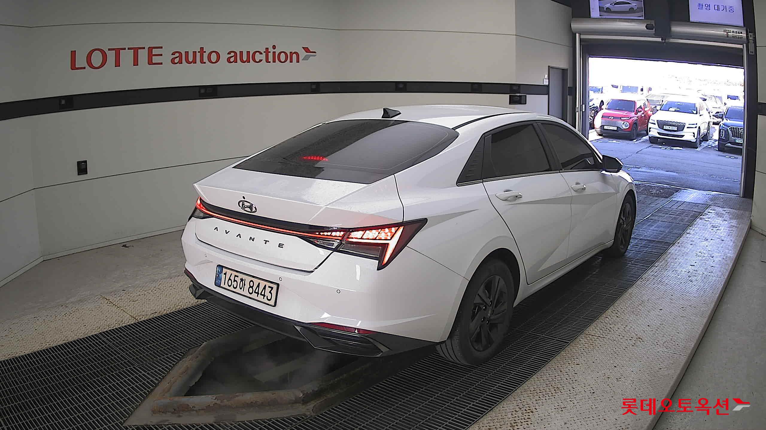 Hyundai Avante 2022 Polar White из Кореи, фото 4