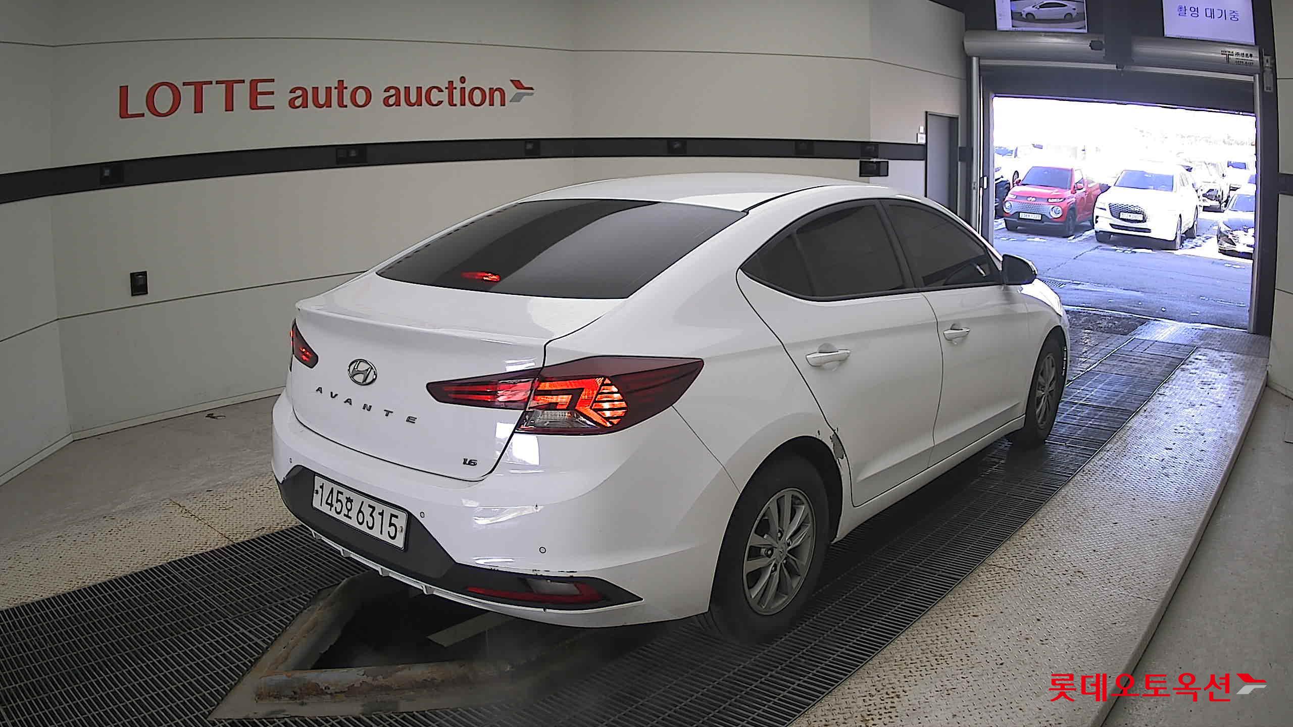 Hyundai Avante 2020 Polar White из Кореи, фото 4