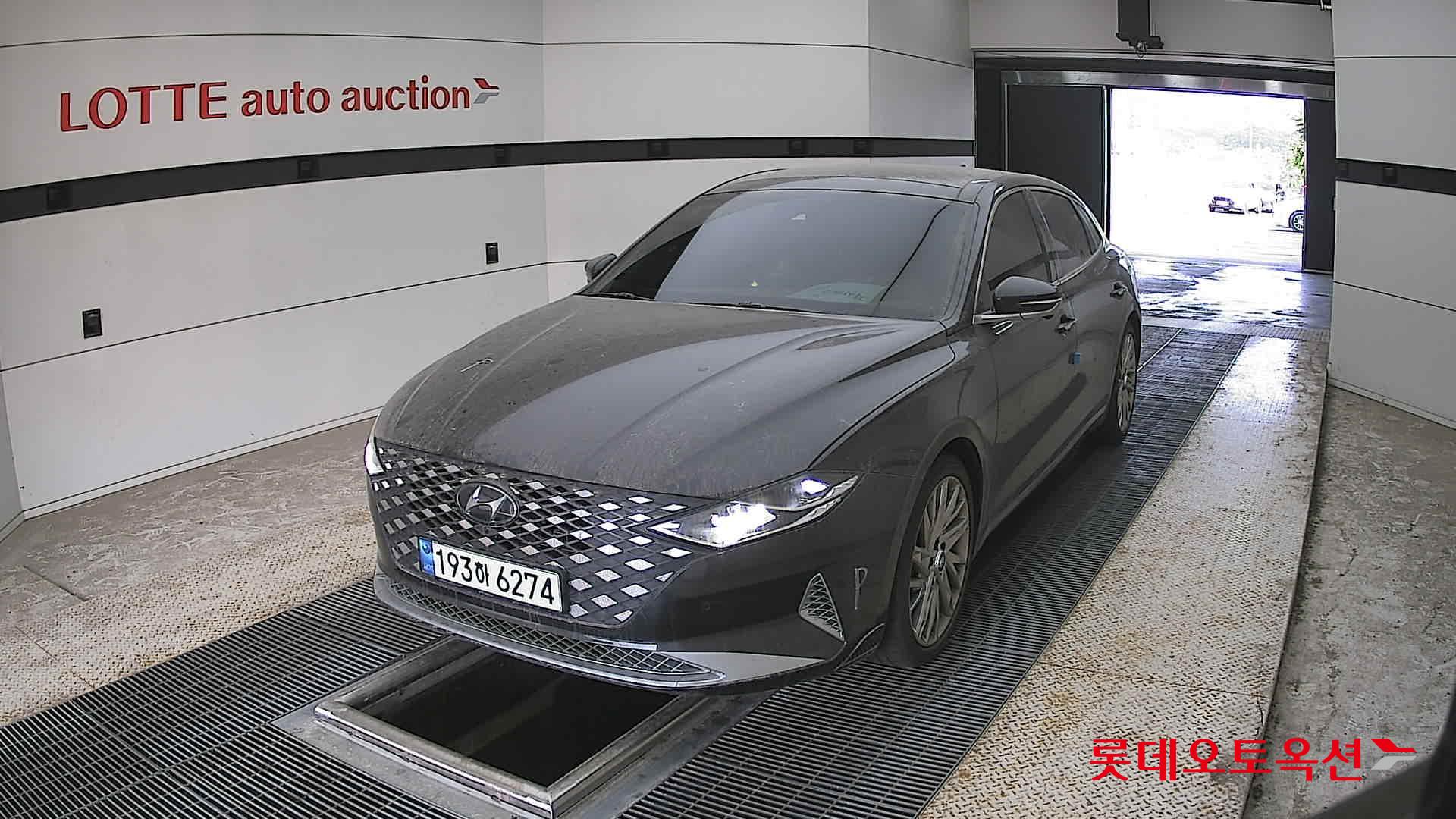 Hyundai Grandeur - 10